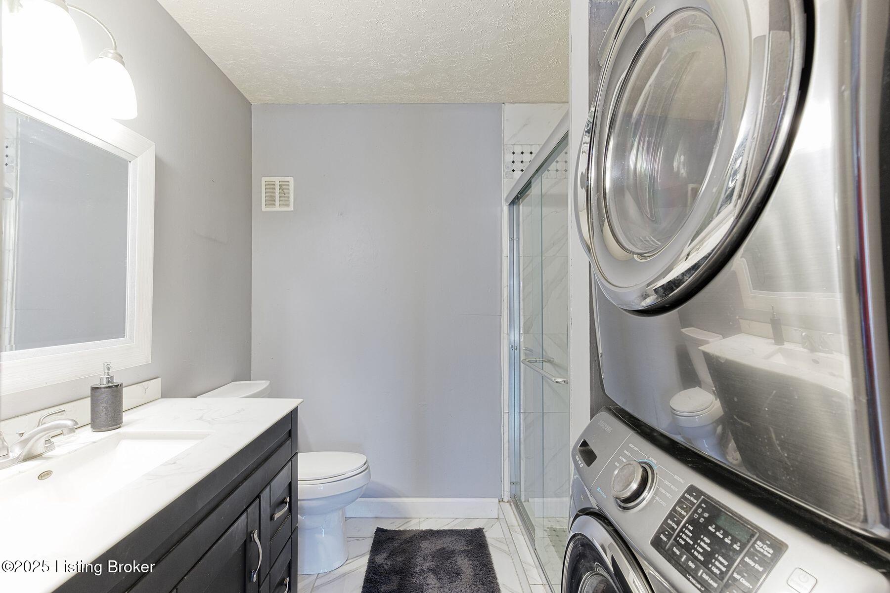 1 Dupont Way, 5