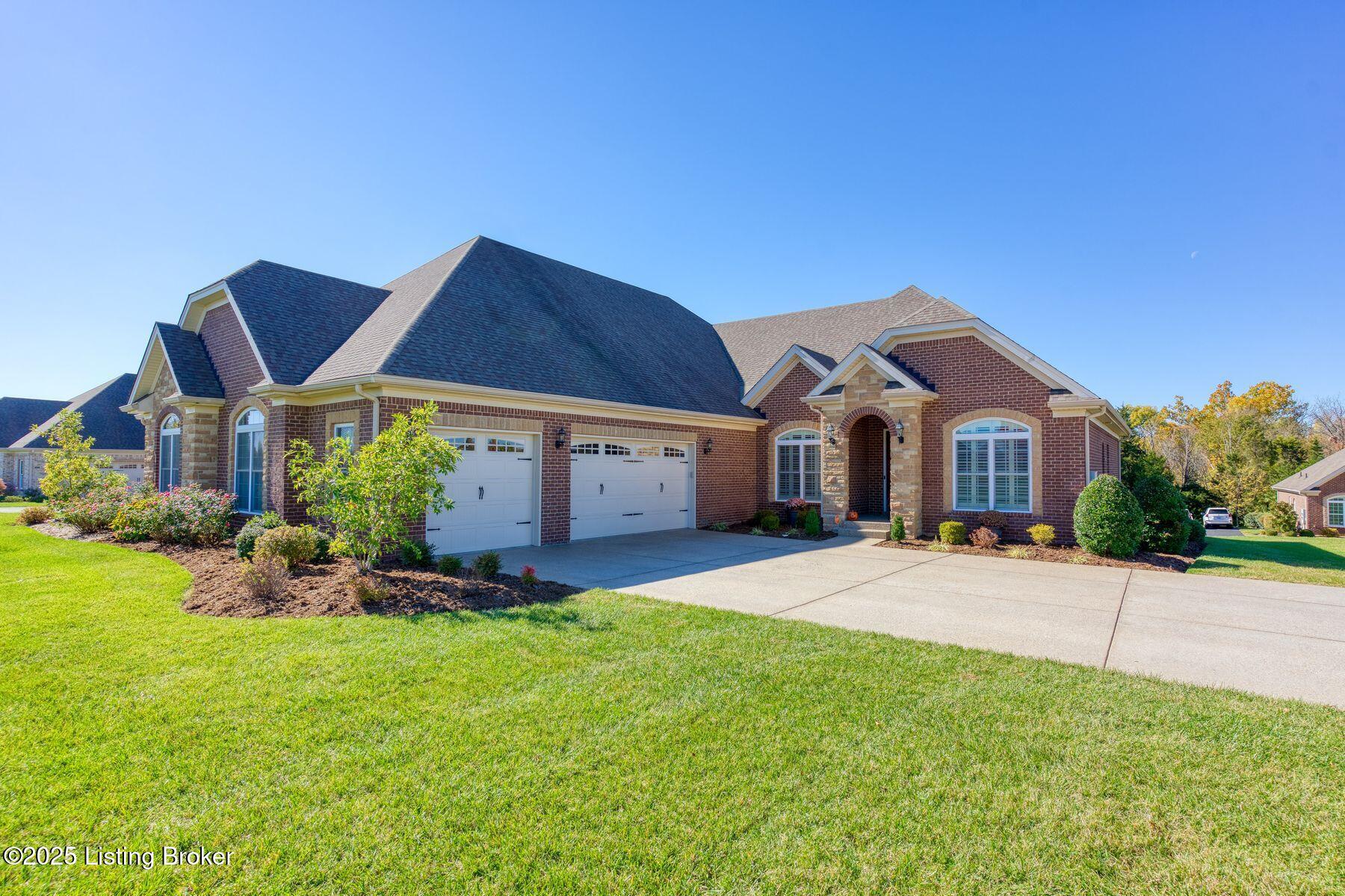 200 Queensway Park Pl