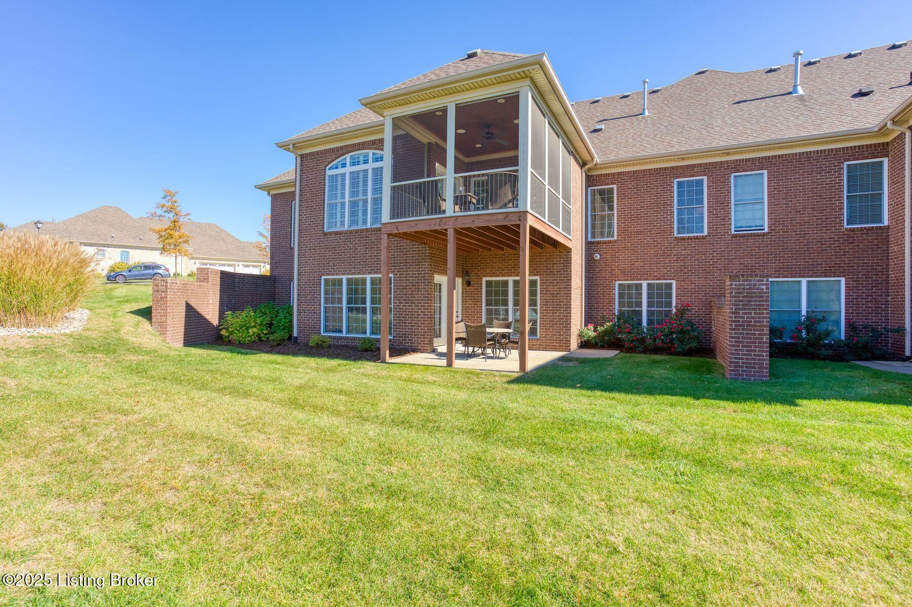 200 Queensway Park Pl