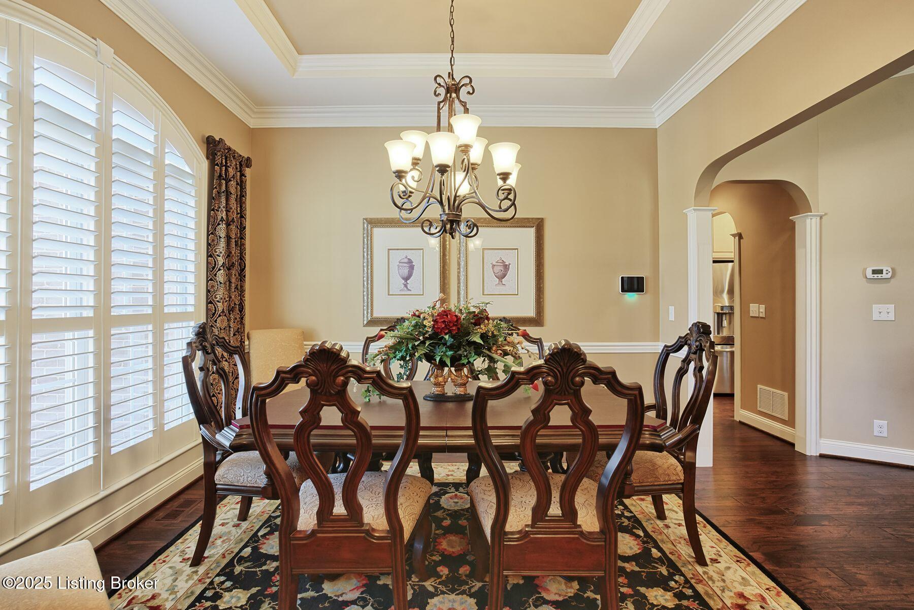 200 Queensway Park Pl