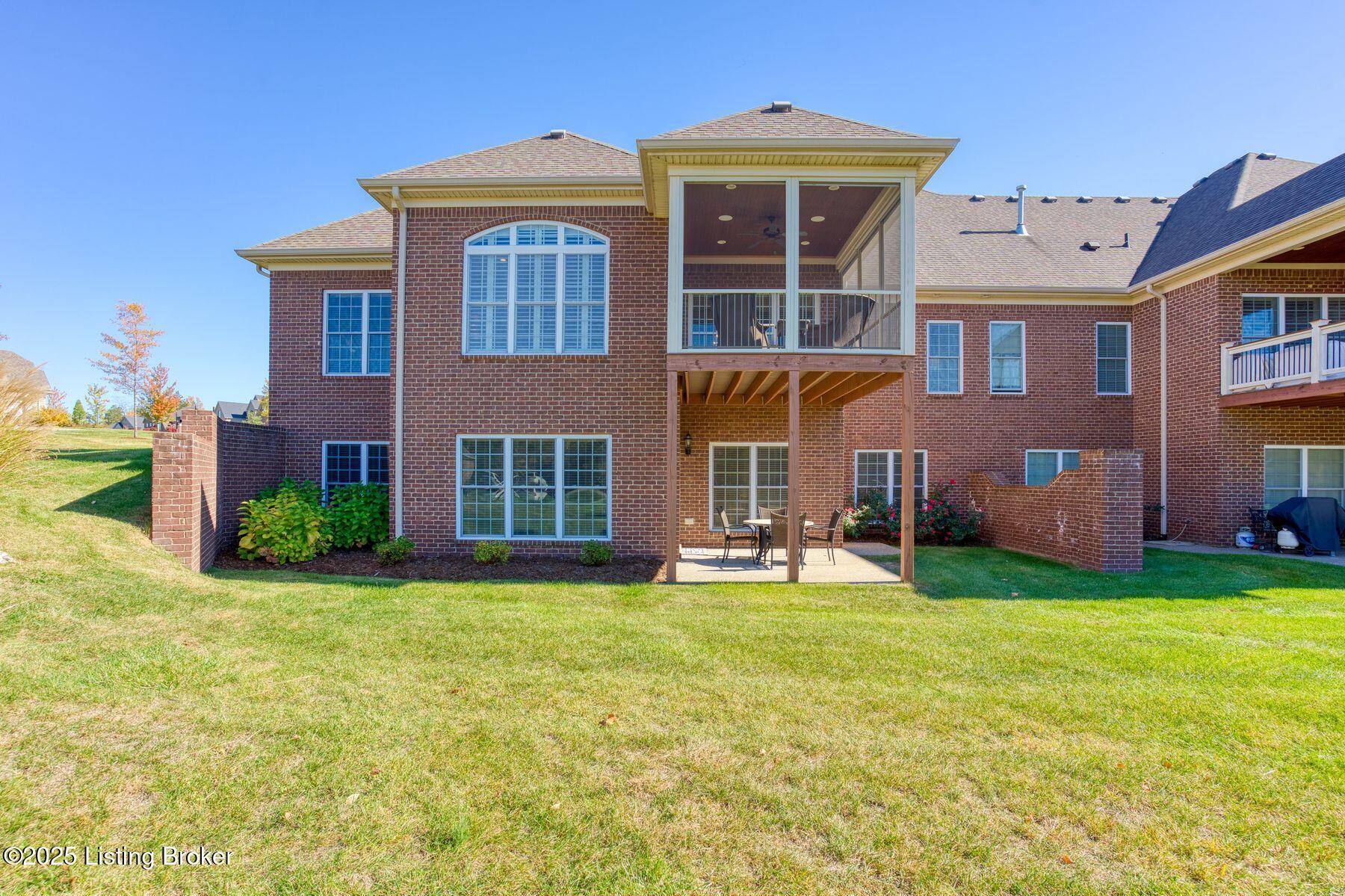 200 Queensway Park Pl