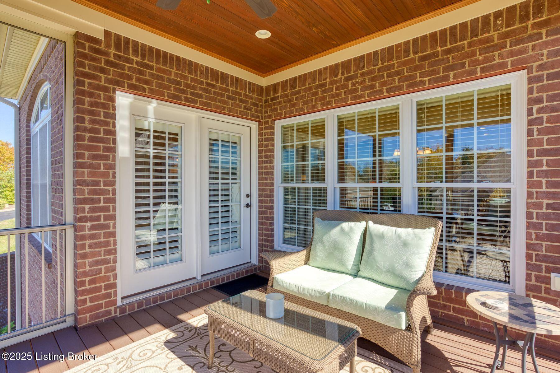 200 Queensway Park Pl