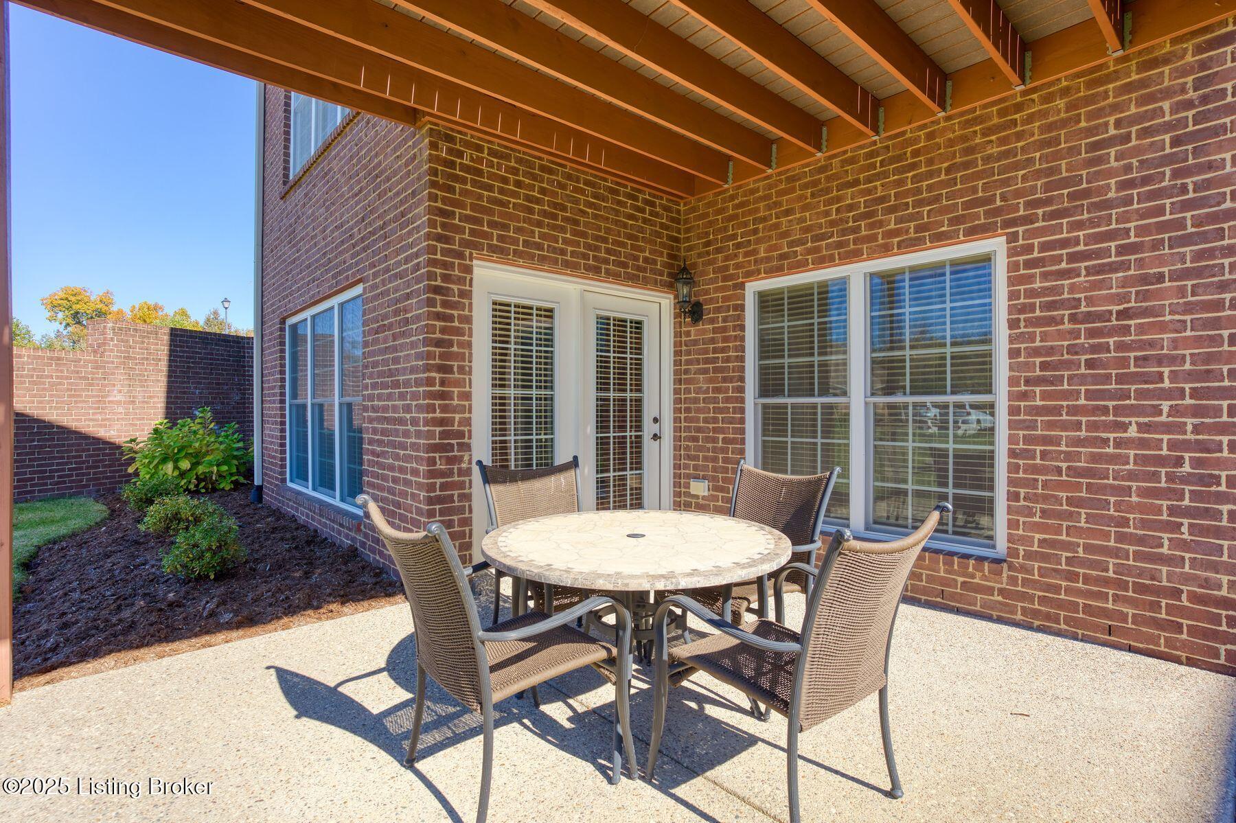 200 Queensway Park Pl