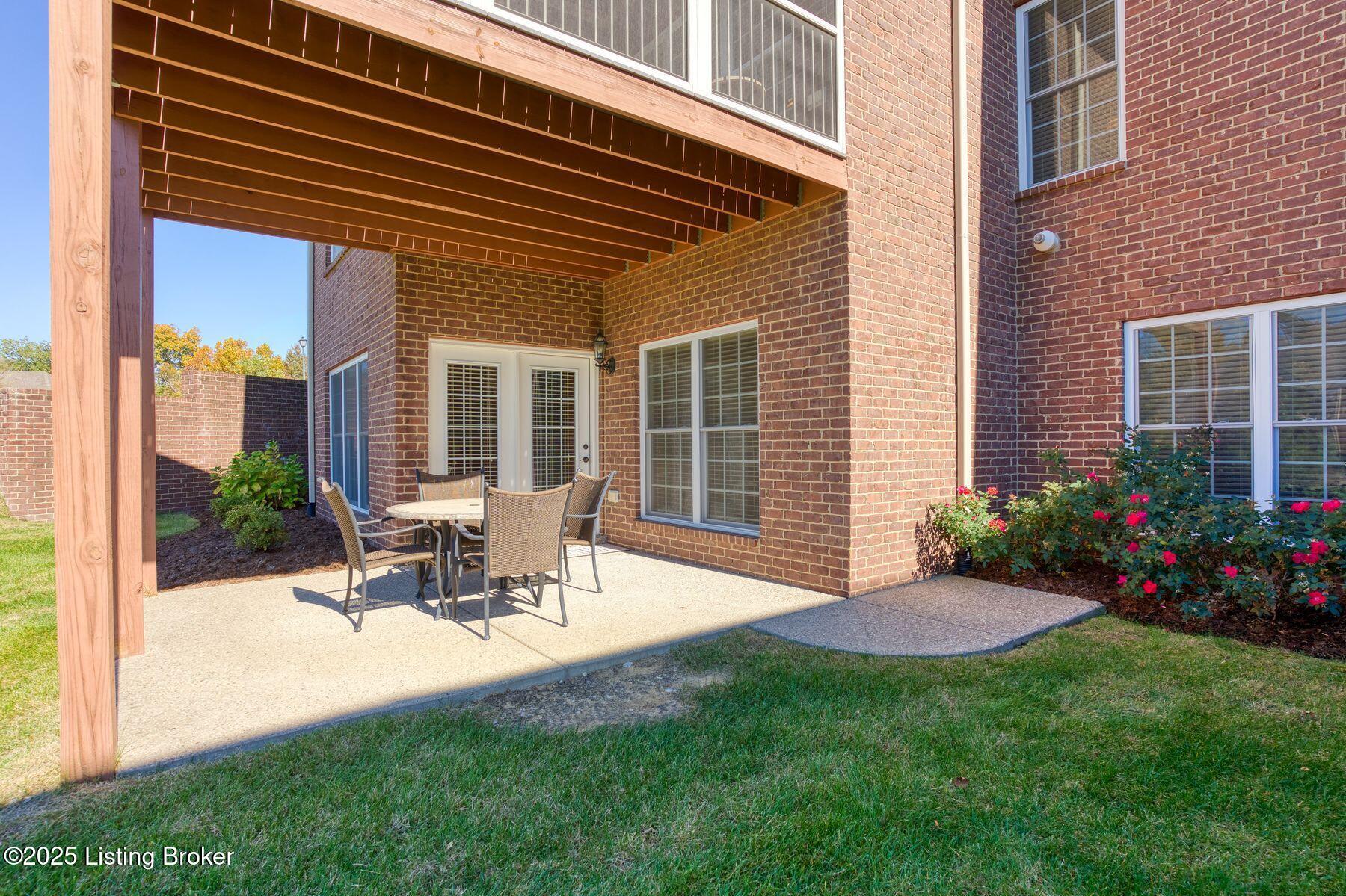 200 Queensway Park Pl