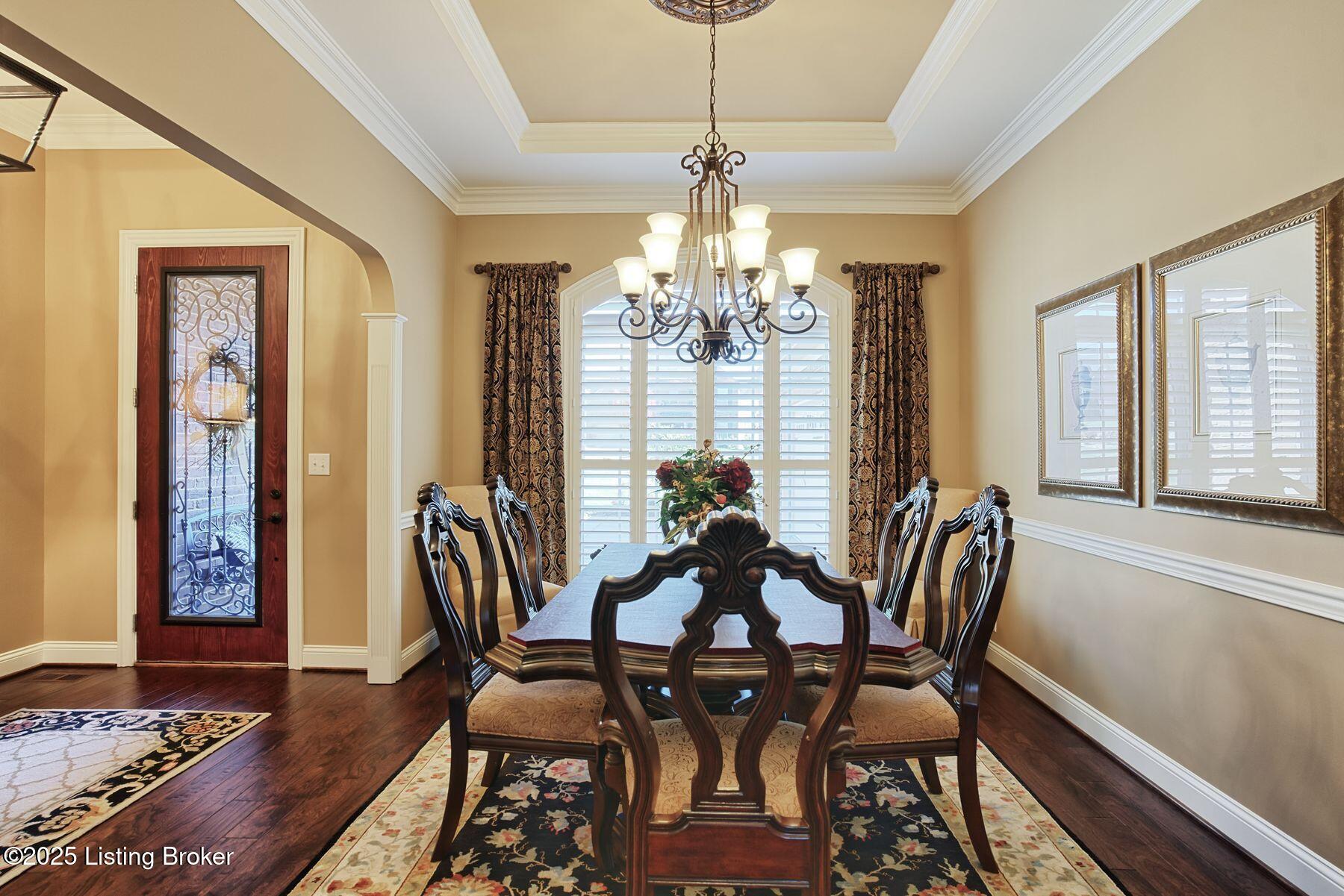 200 Queensway Park Pl