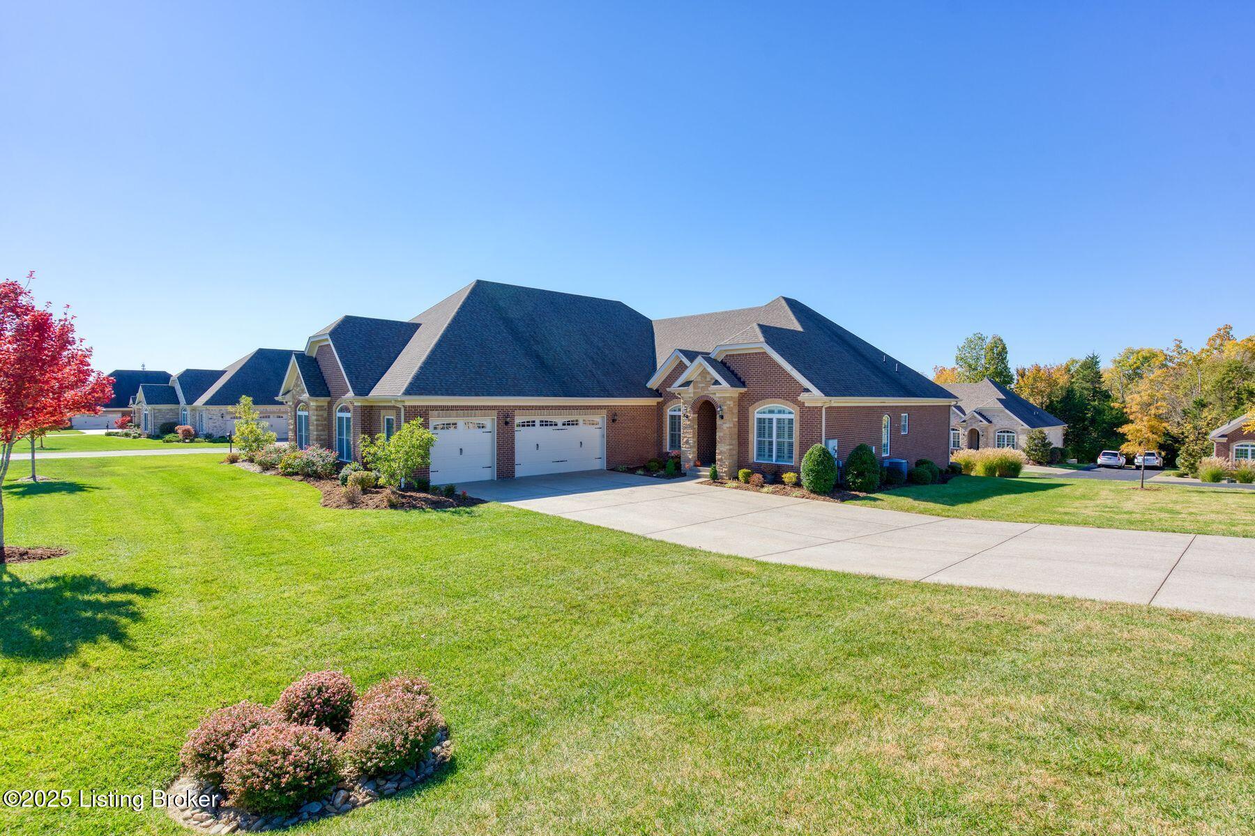 200 Queensway Park Pl