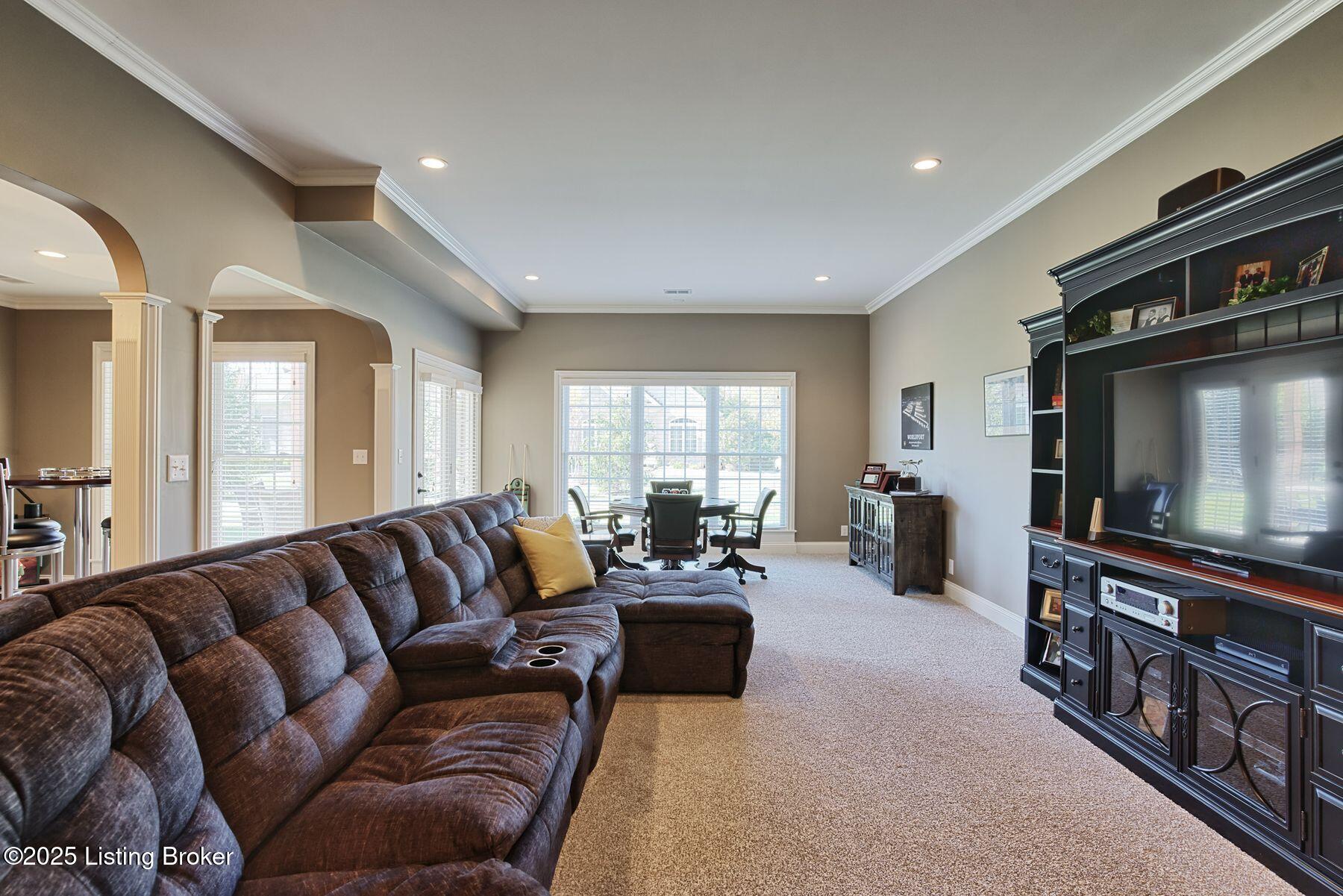 200 Queensway Park Pl