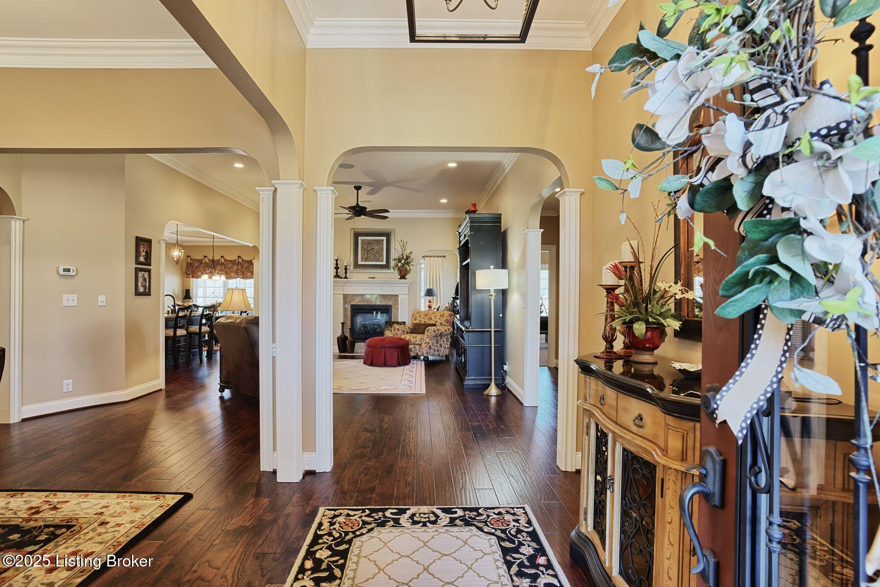 200 Queensway Park Pl