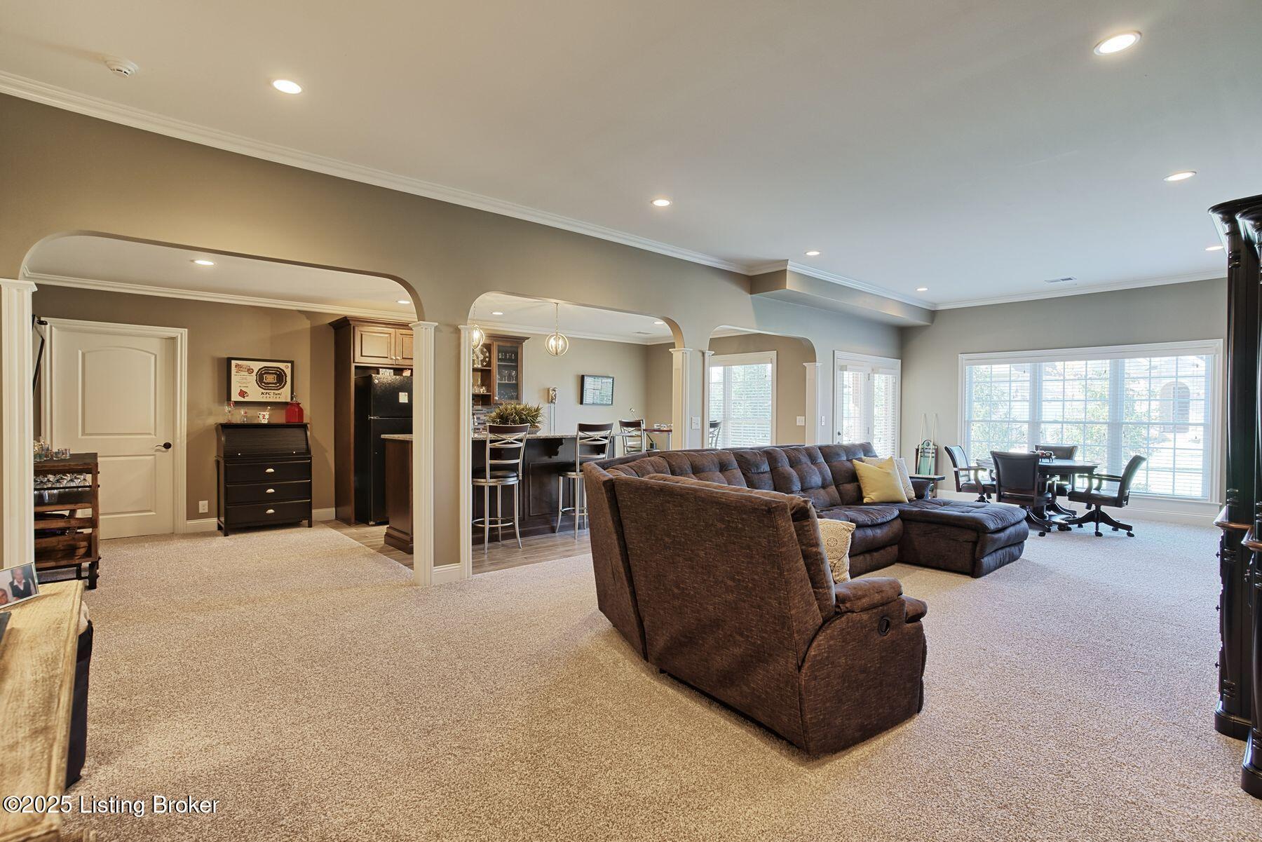 200 Queensway Park Pl