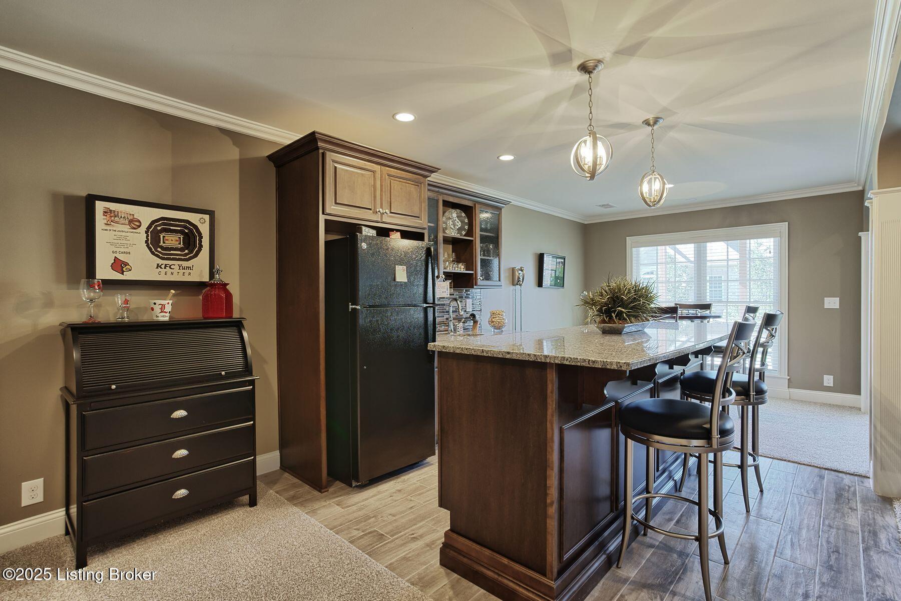 200 Queensway Park Pl