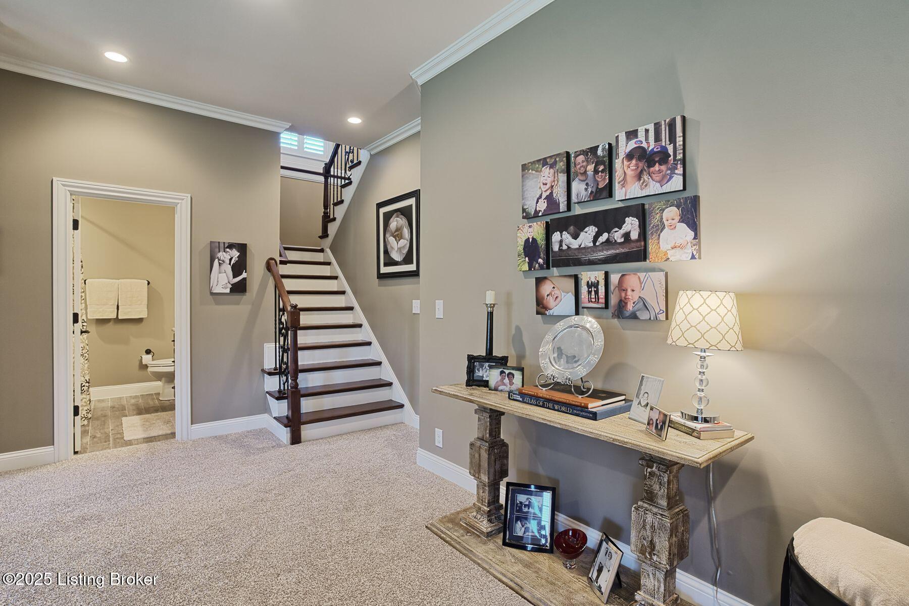200 Queensway Park Pl