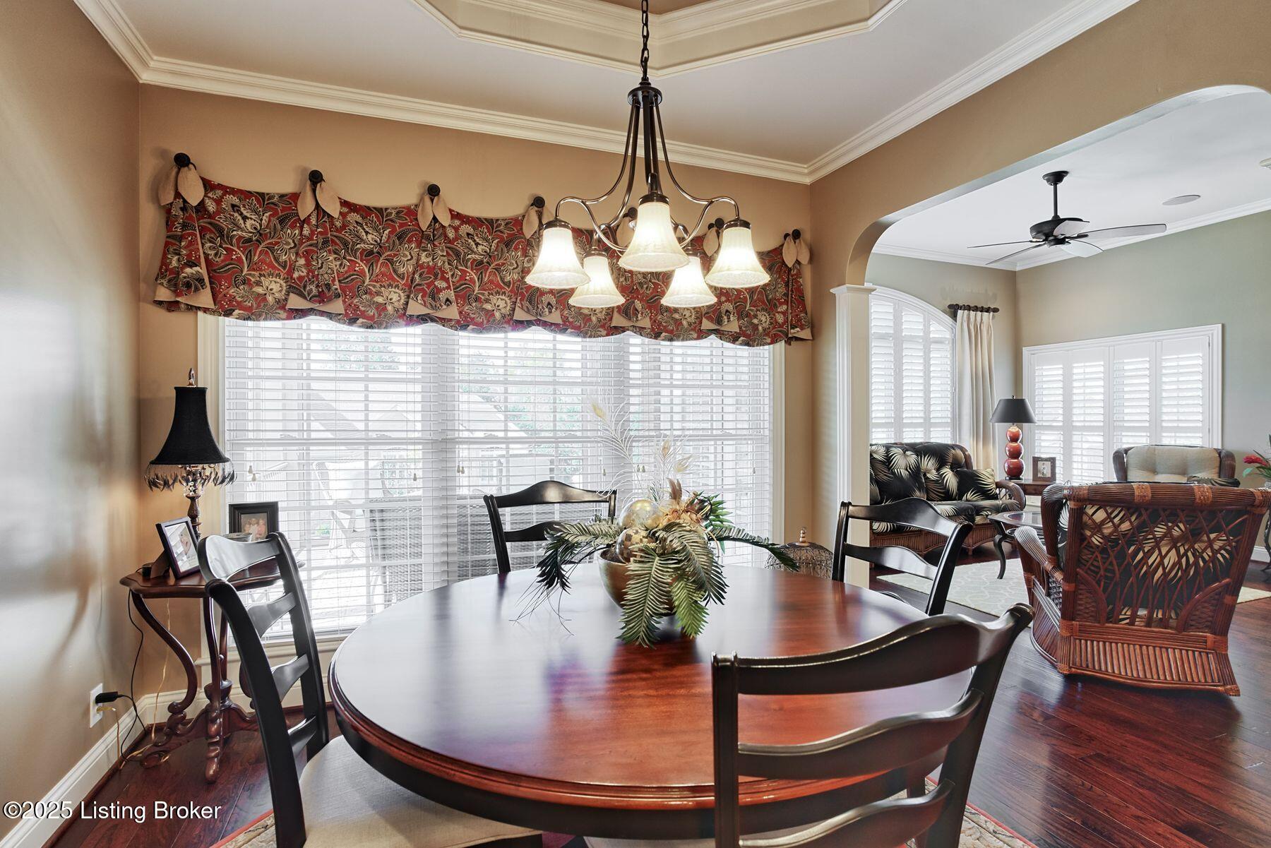 200 Queensway Park Pl