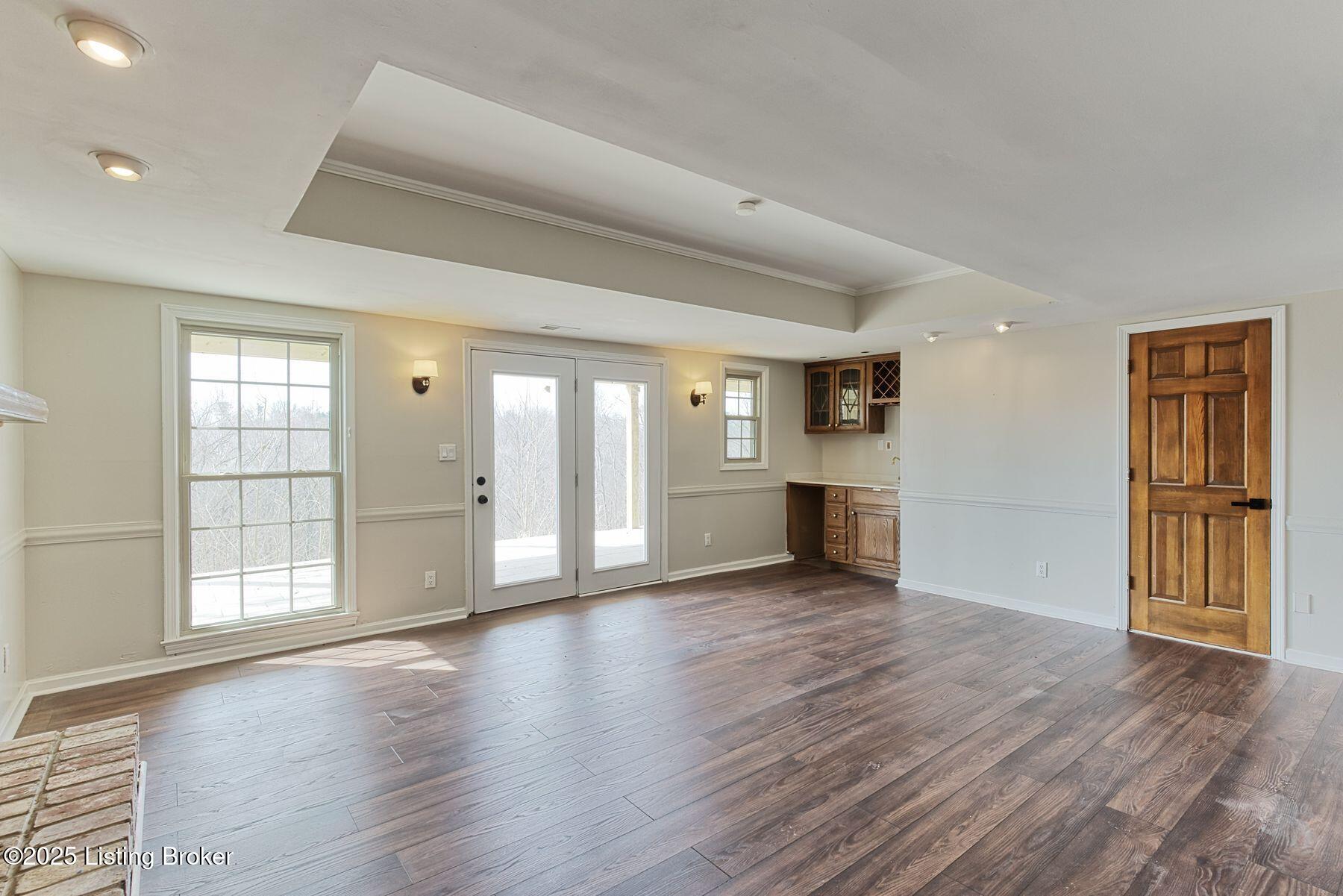 4317 Comanche Trail