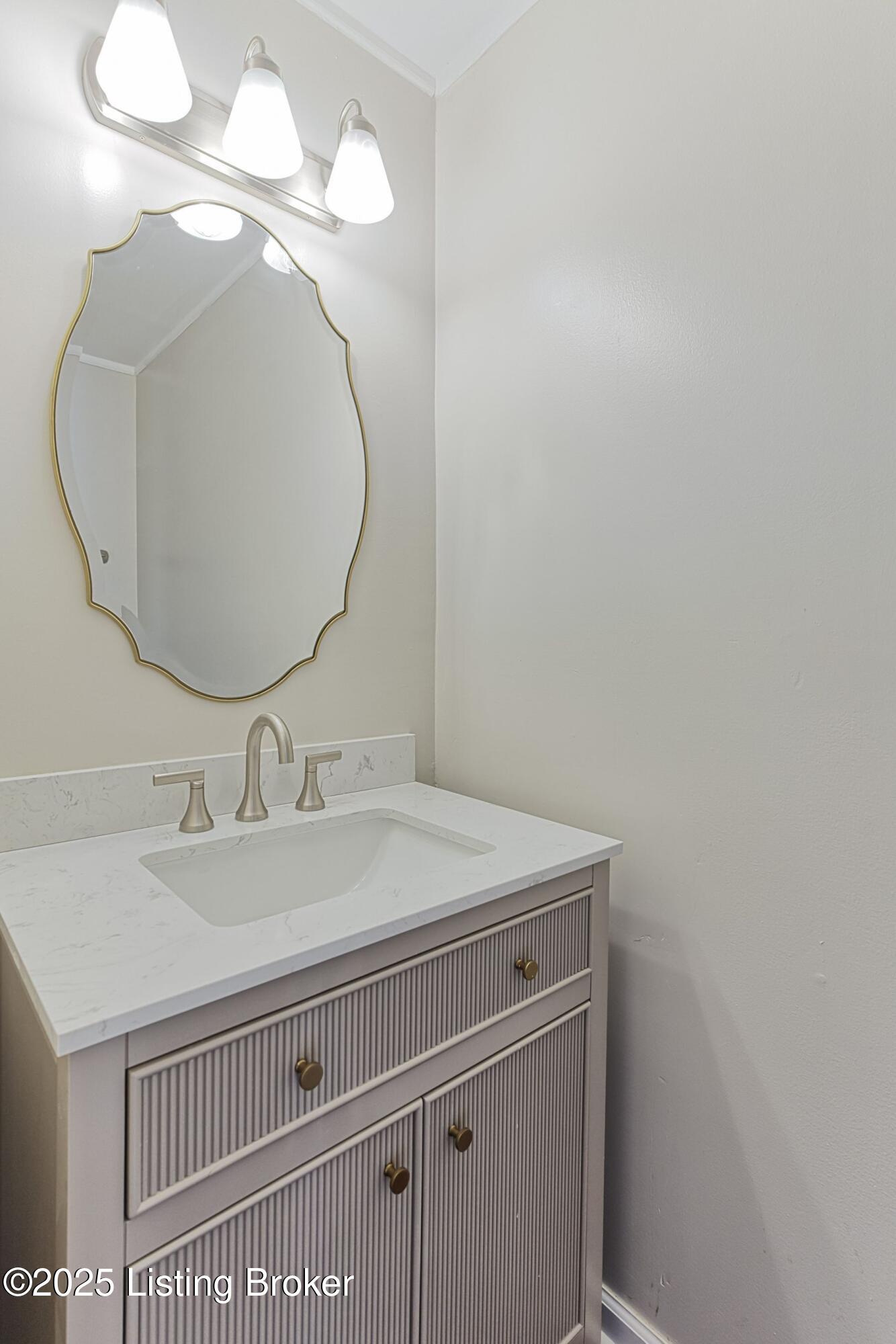 4317 Comanche Trail