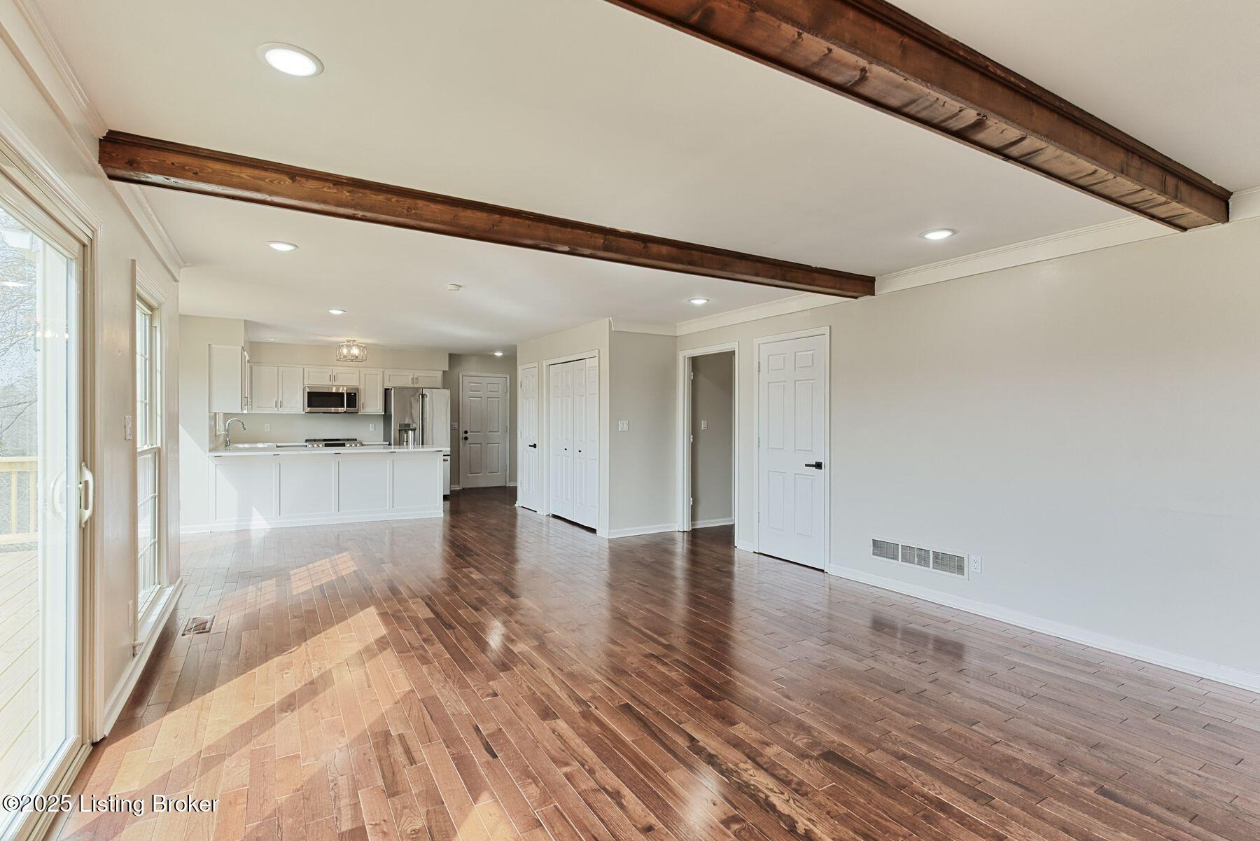 4317 Comanche Trail