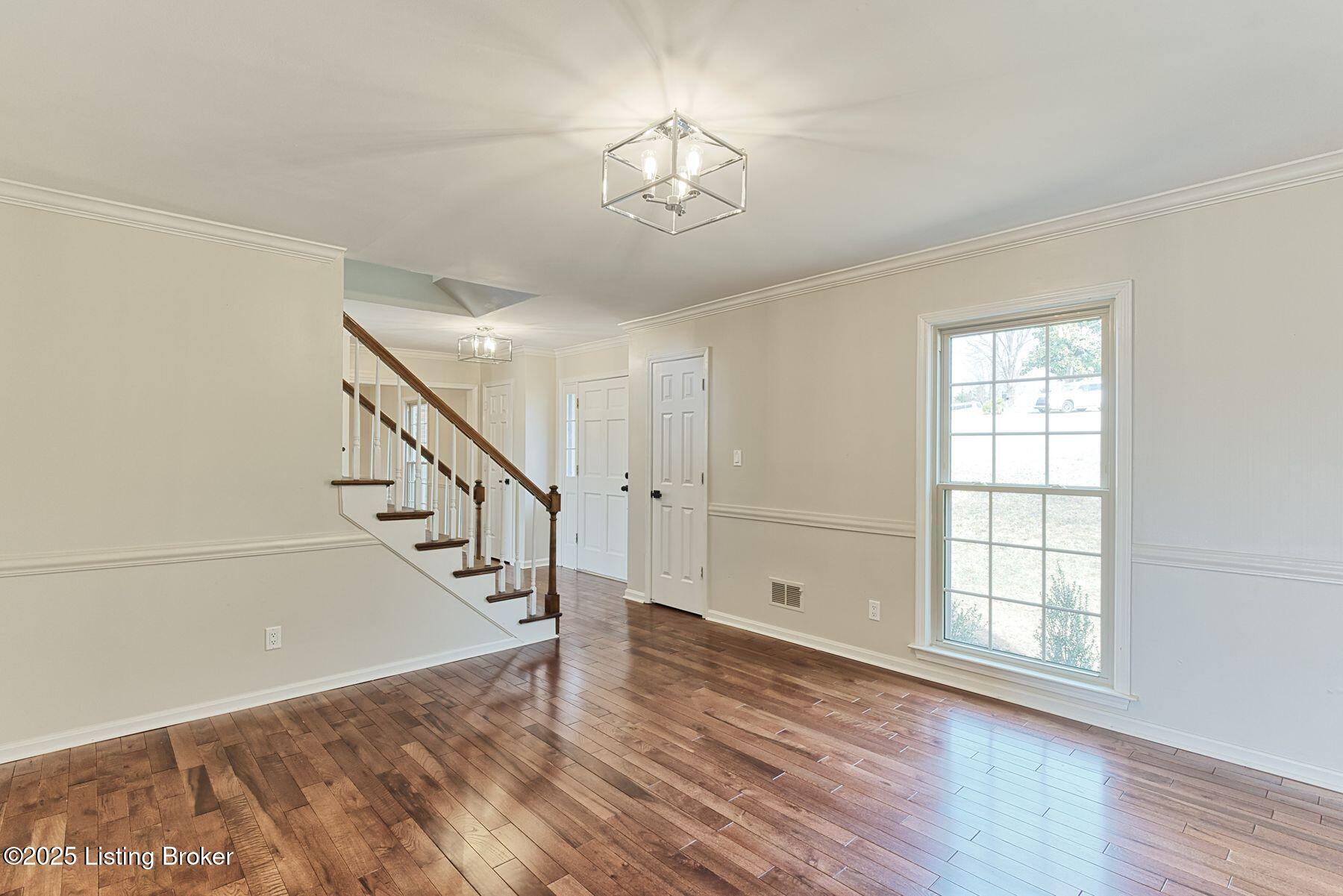 4317 Comanche Trail