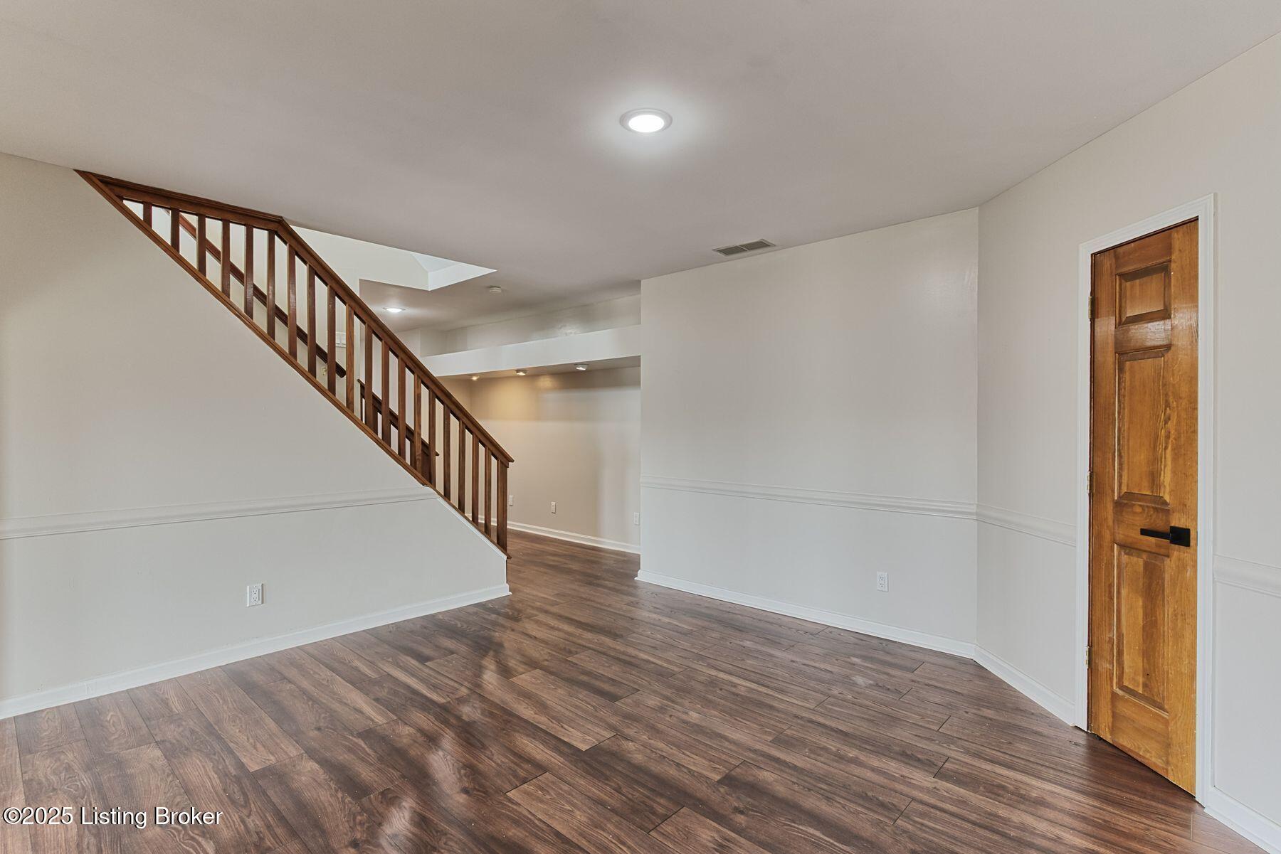 4317 Comanche Trail