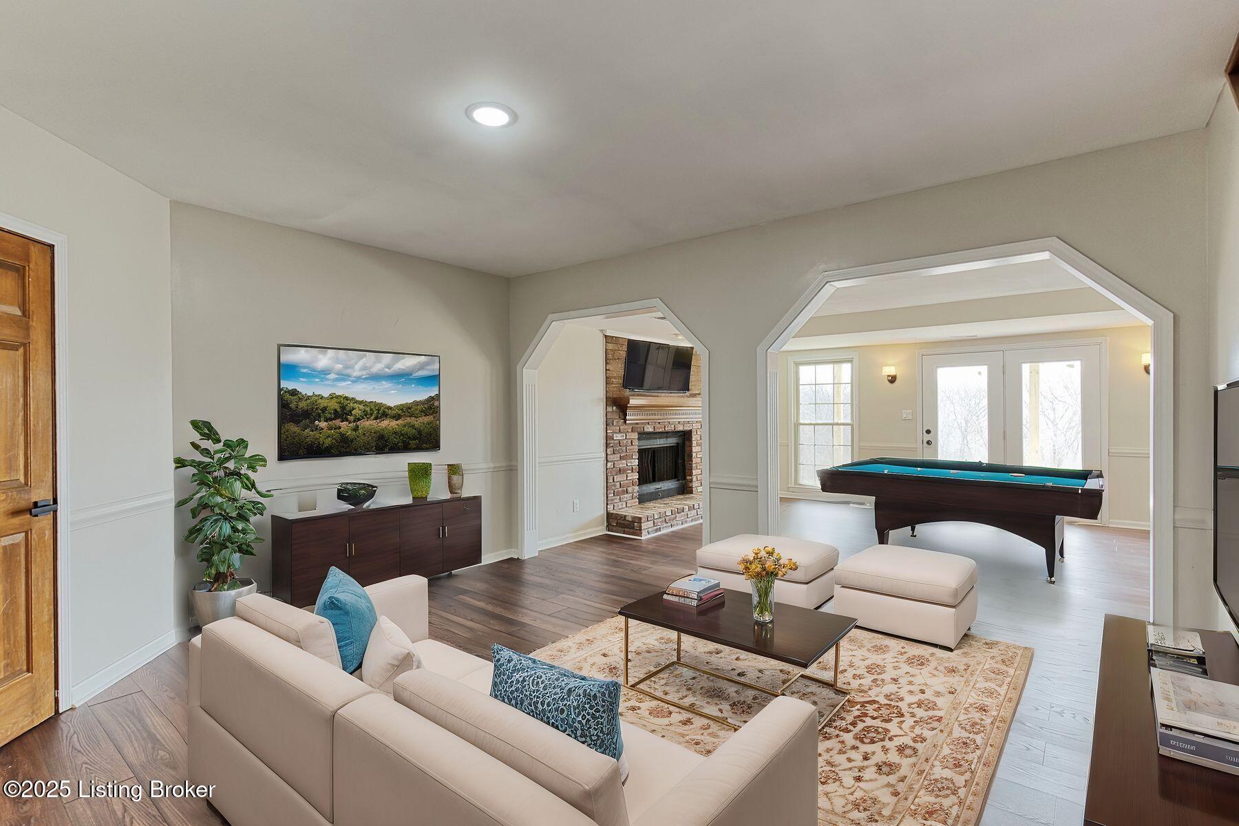 4317 Comanche Trail