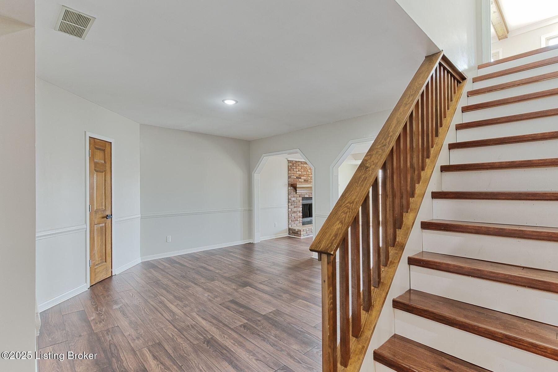 4317 Comanche Trail