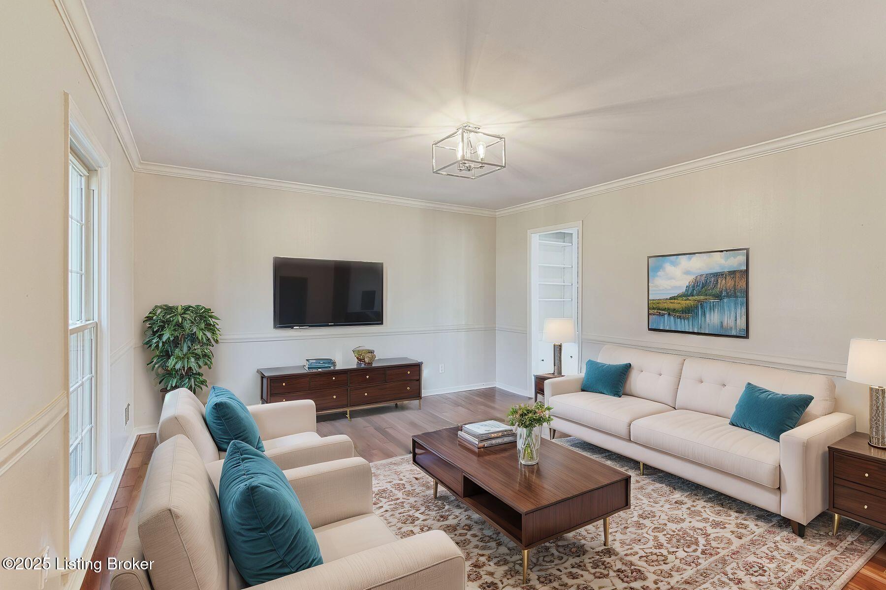 4317 Comanche Trail