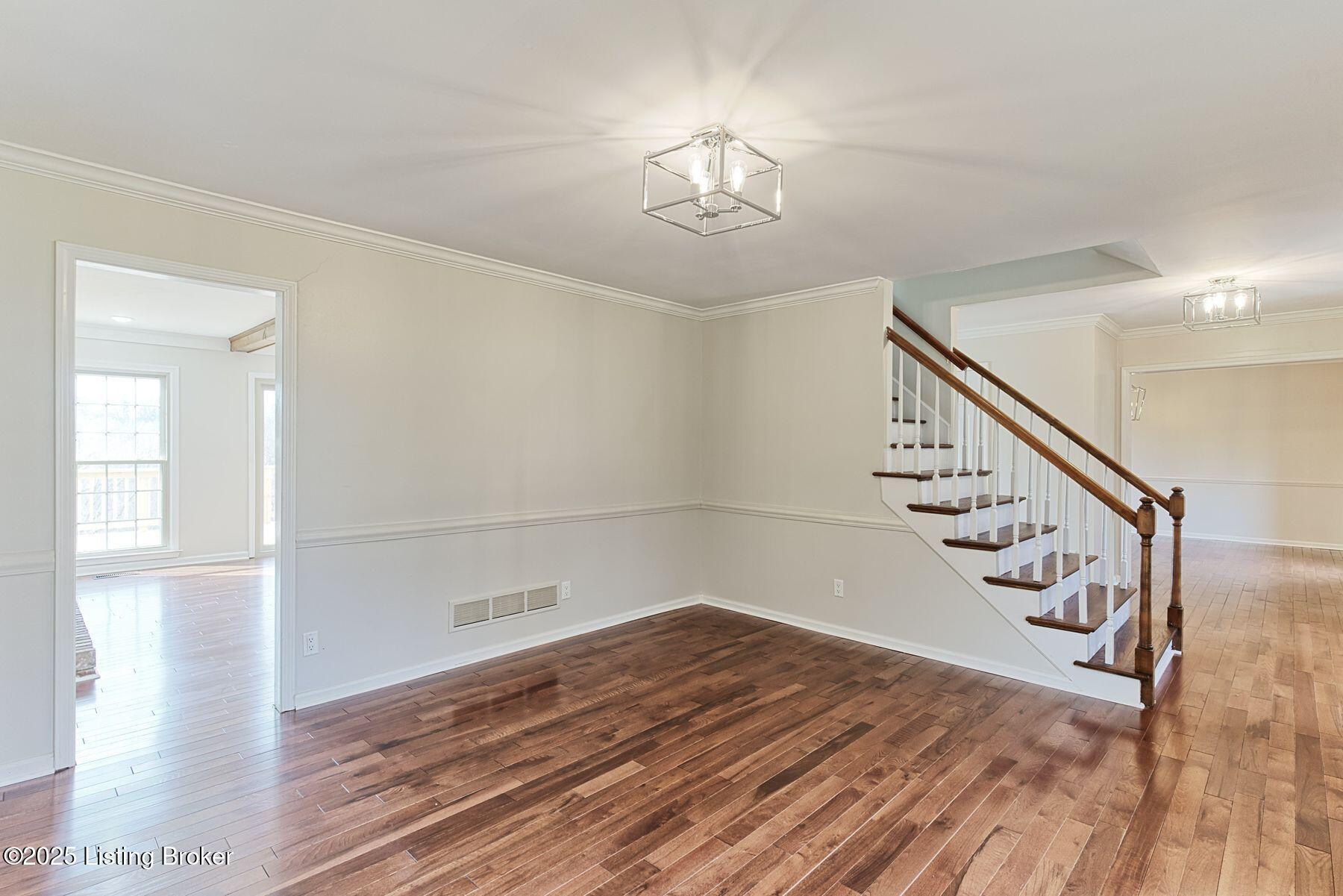 4317 Comanche Trail