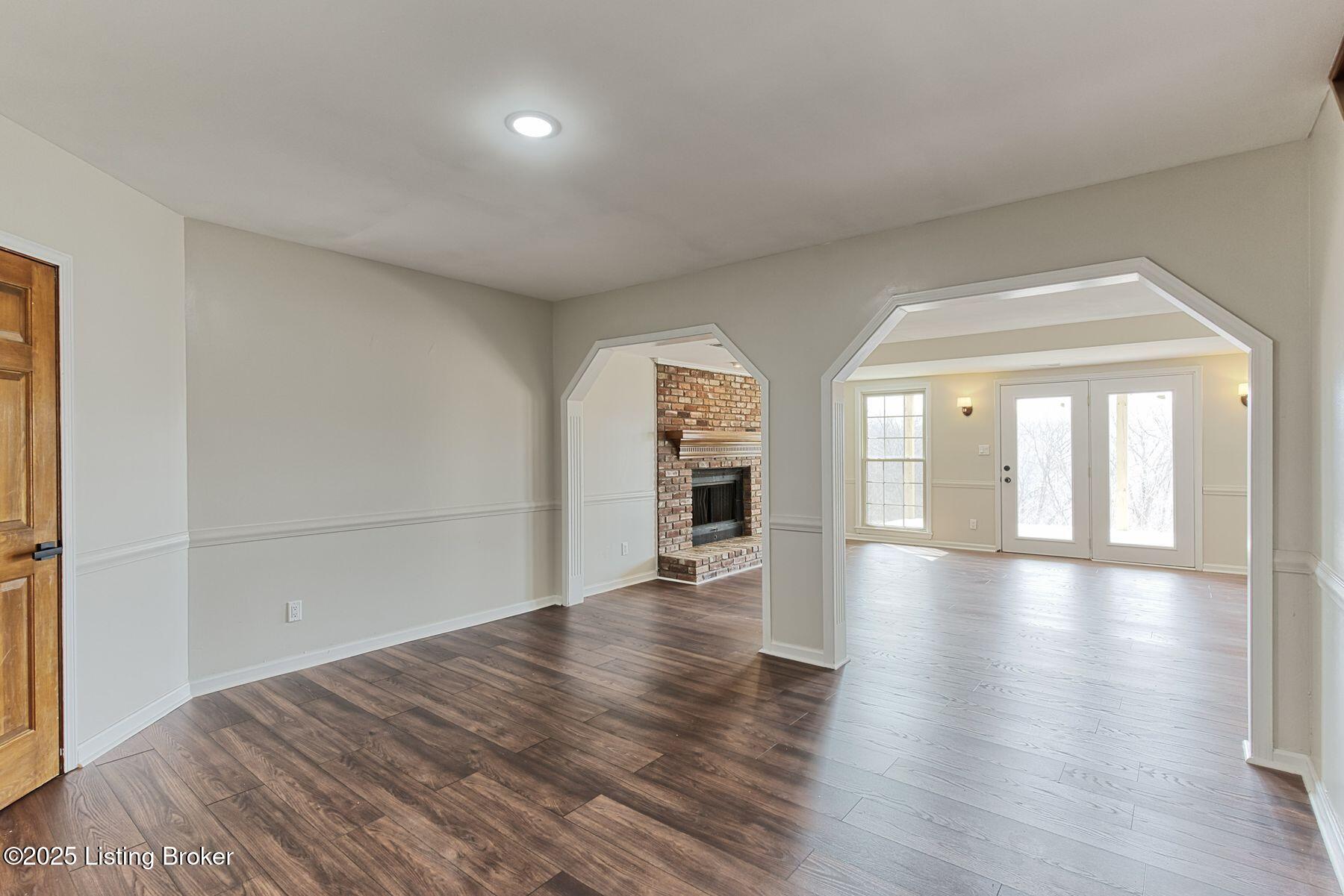 4317 Comanche Trail