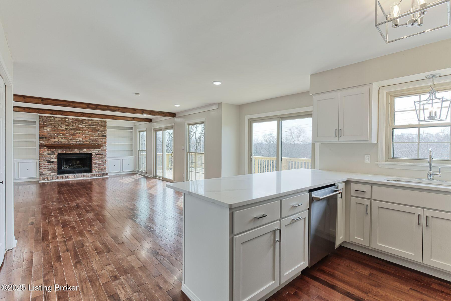 4317 Comanche Trail