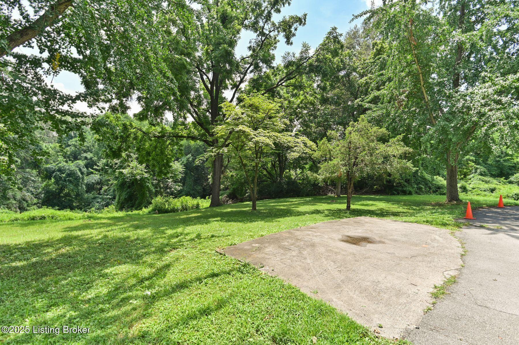 65 Warren Rd