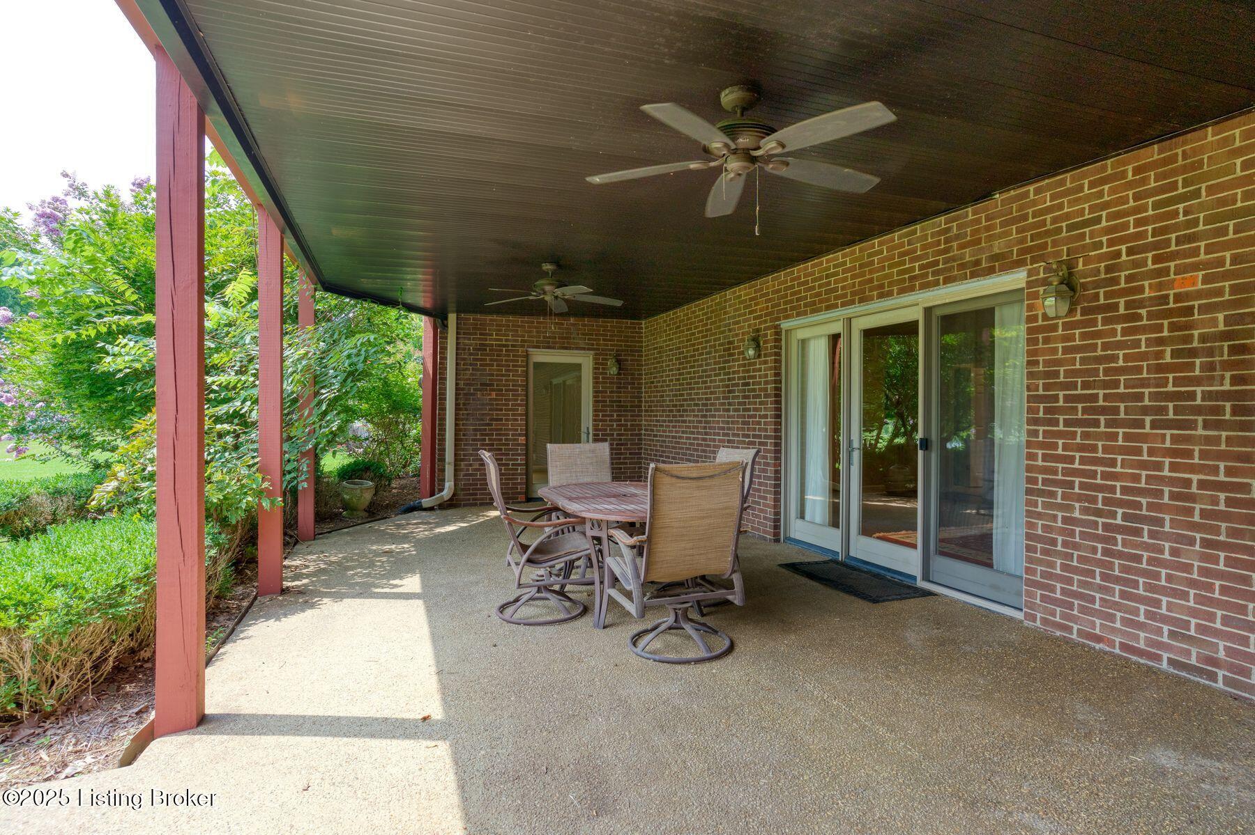 1511 Crosstimbers Dr