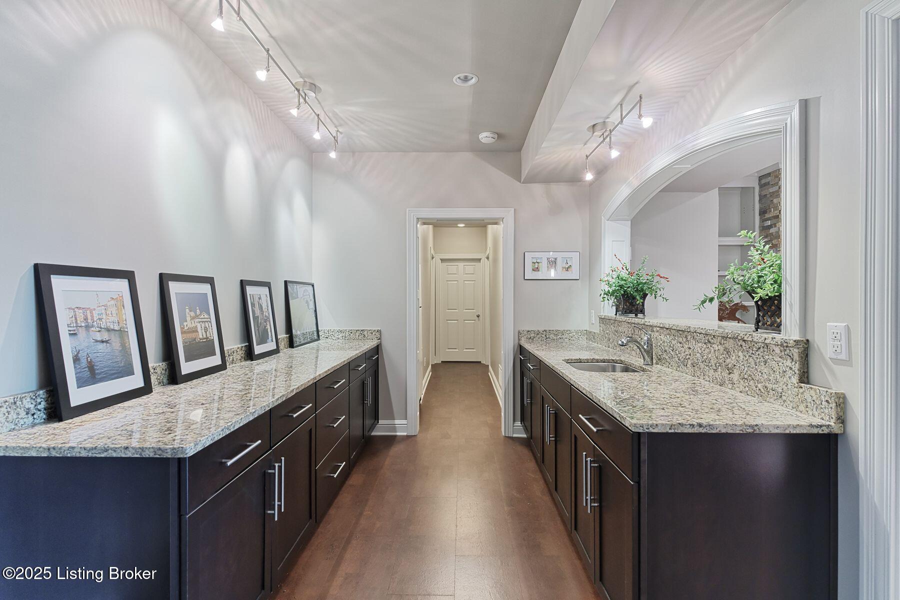 1511 Crosstimbers Dr