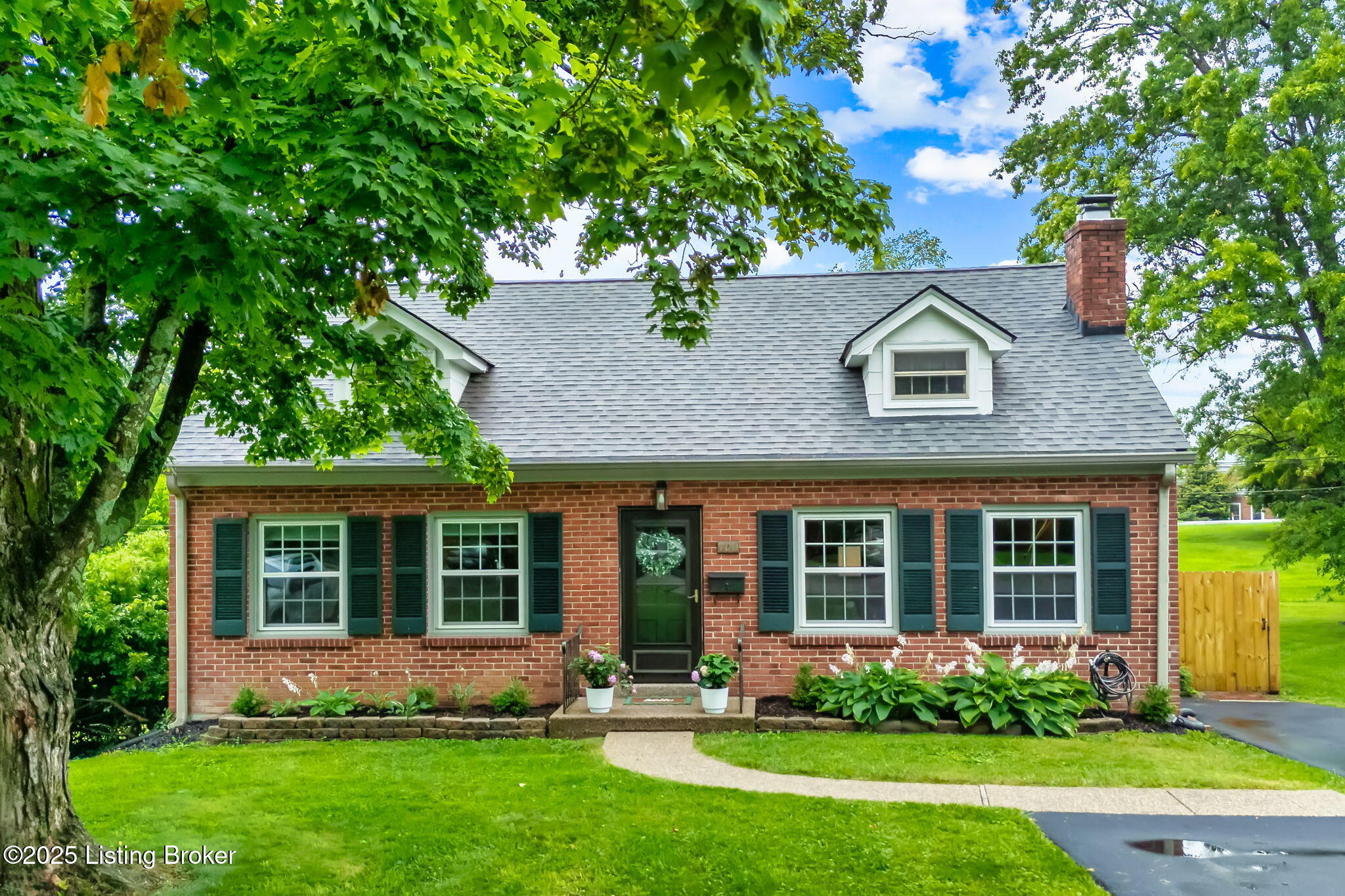 700 Ashland Ave