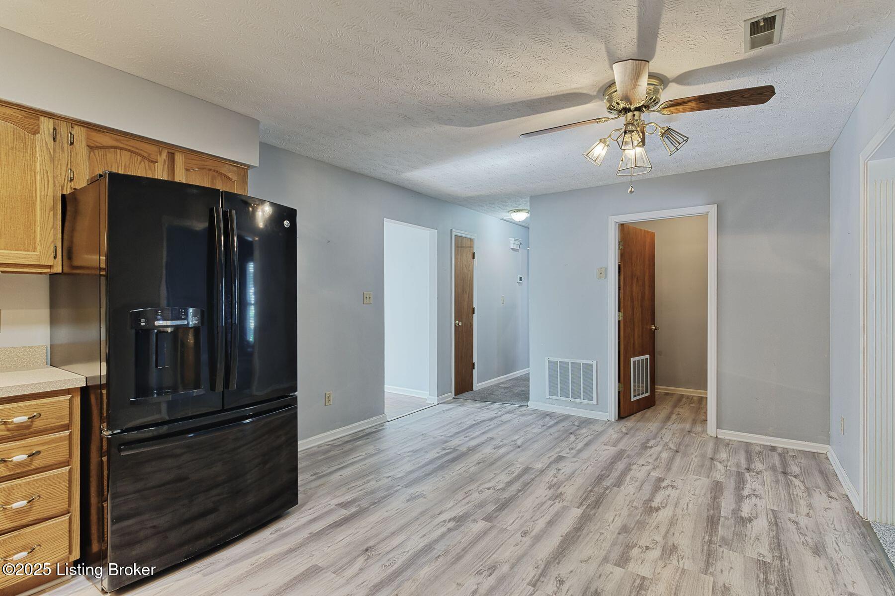 3314 La Follette Dr
