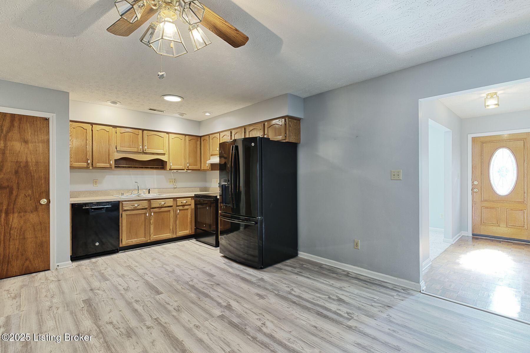 3314 La Follette Dr
