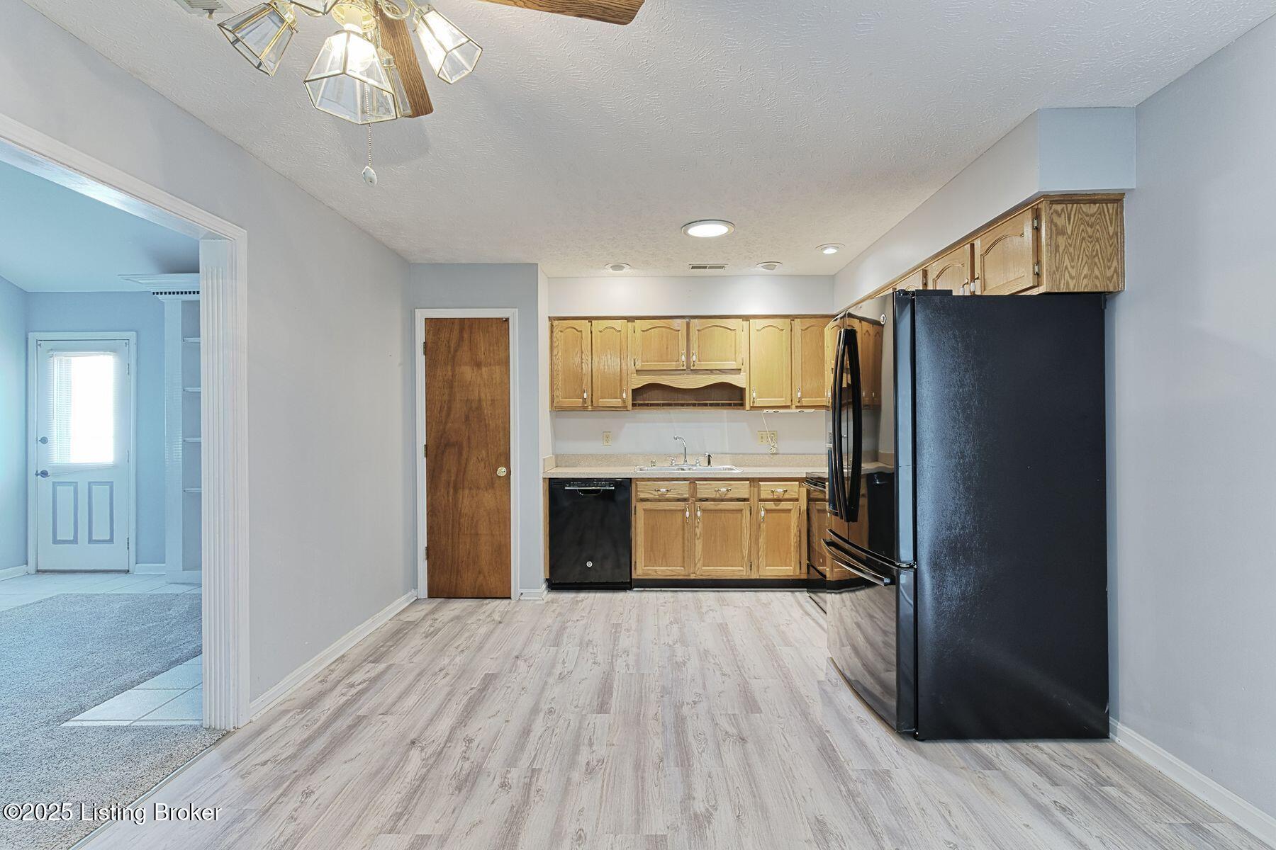 3314 La Follette Dr