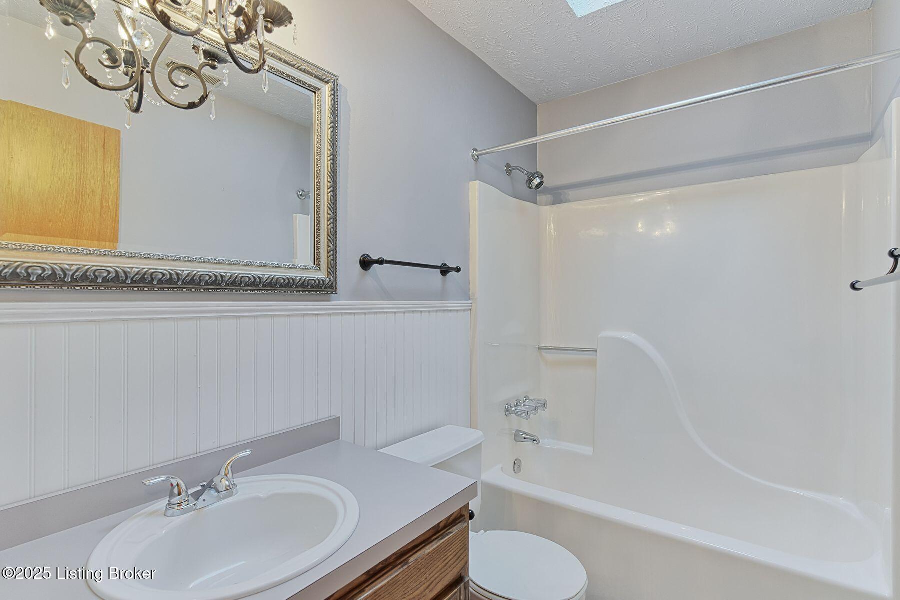 3314 La Follette Dr