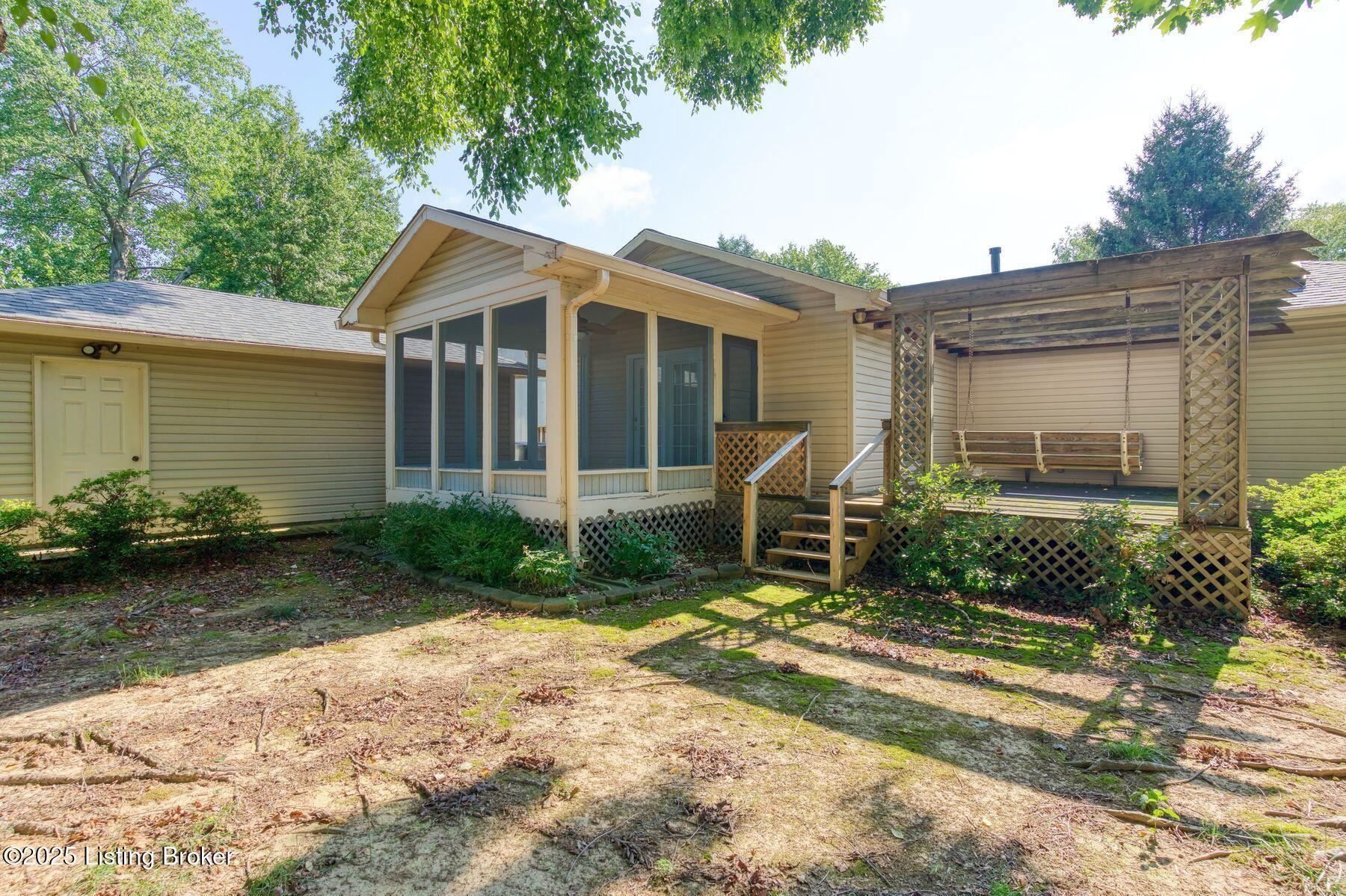 3314 La Follette Dr