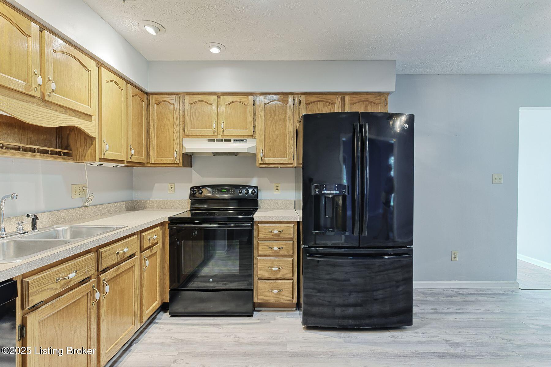 3314 La Follette Dr