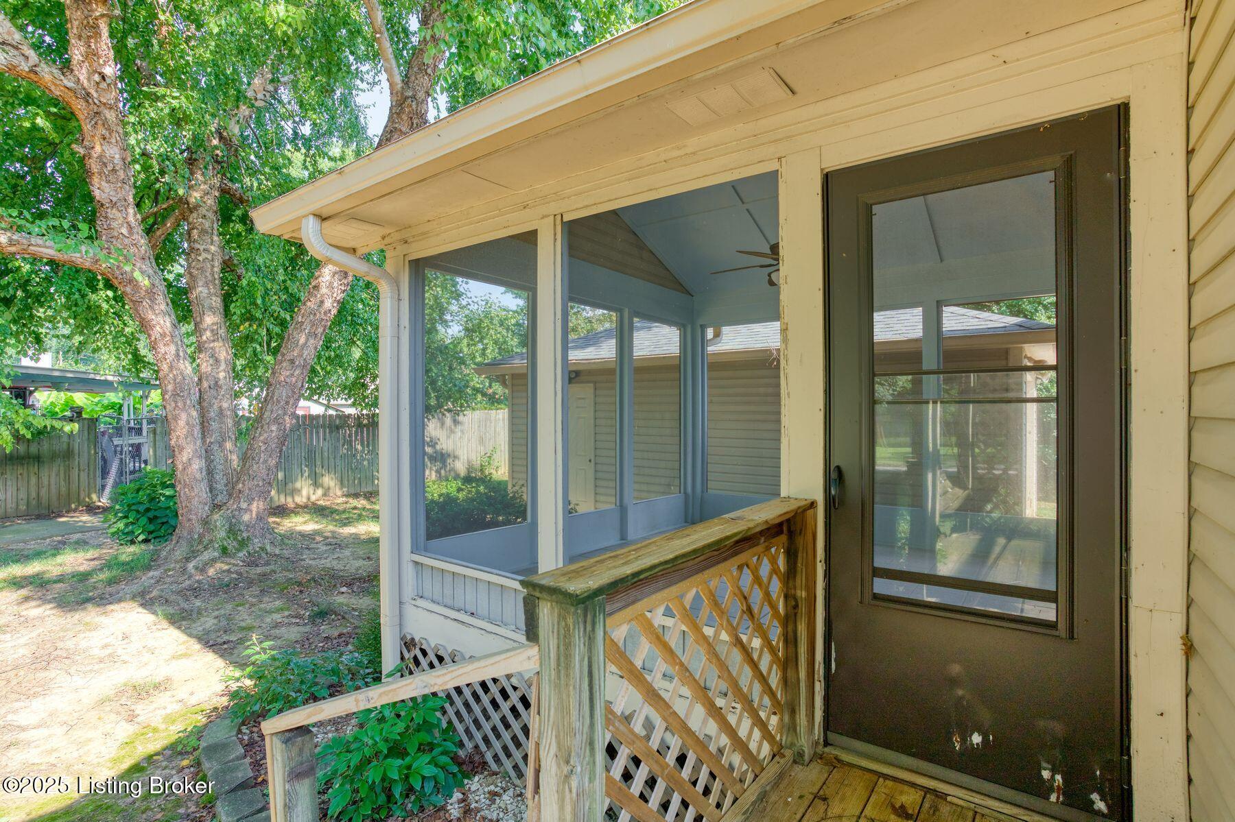 3314 La Follette Dr
