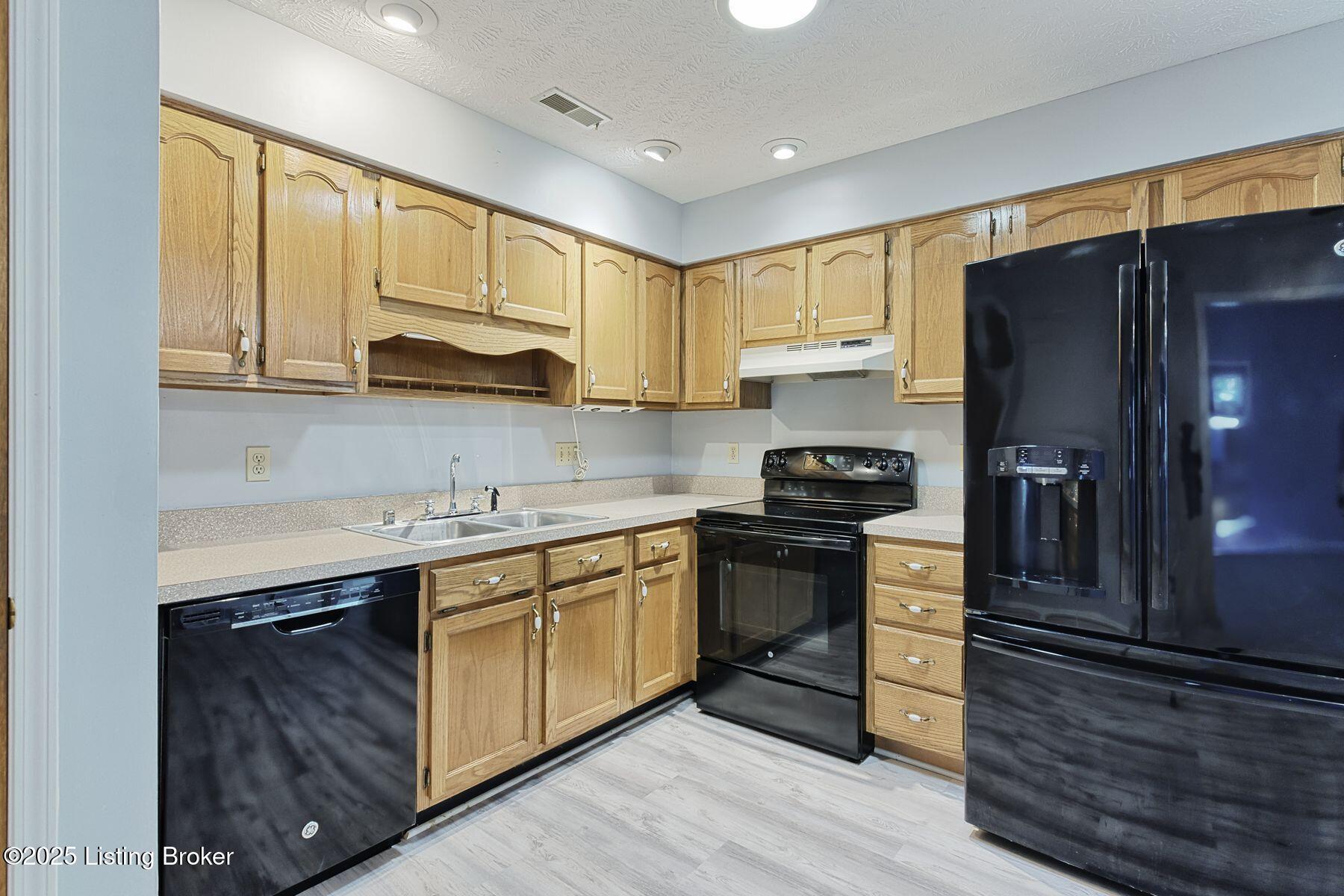 3314 La Follette Dr