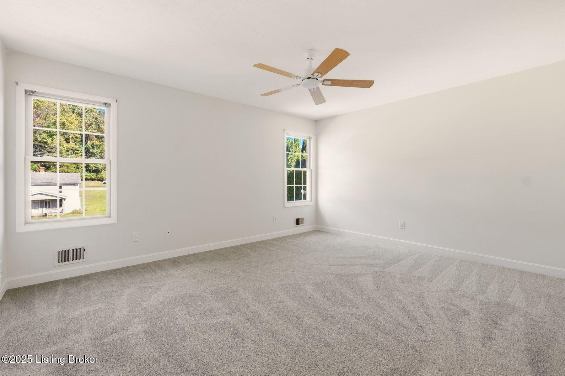 4402 Stone Wynde Dr, Louisville