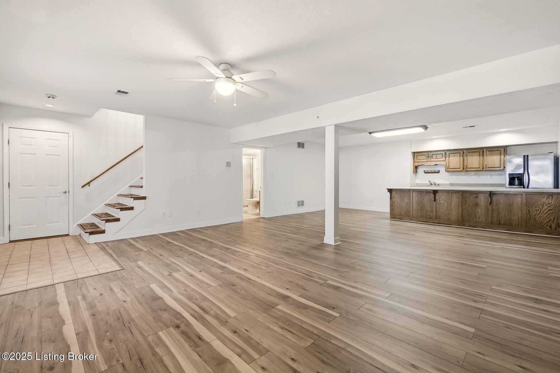 4402 Stone Wynde Dr, Louisville