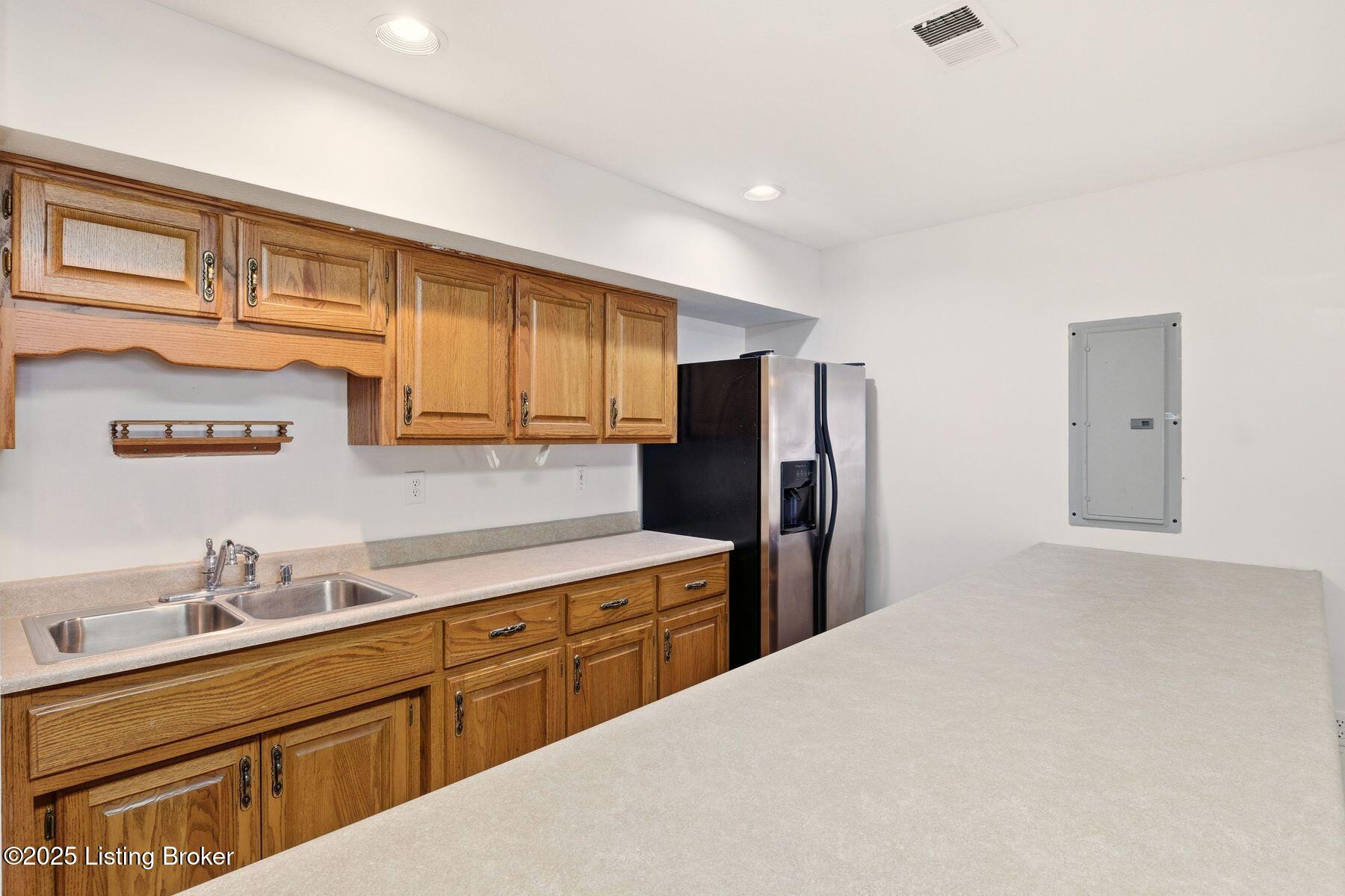 4402 Stone Wynde Dr, Louisville