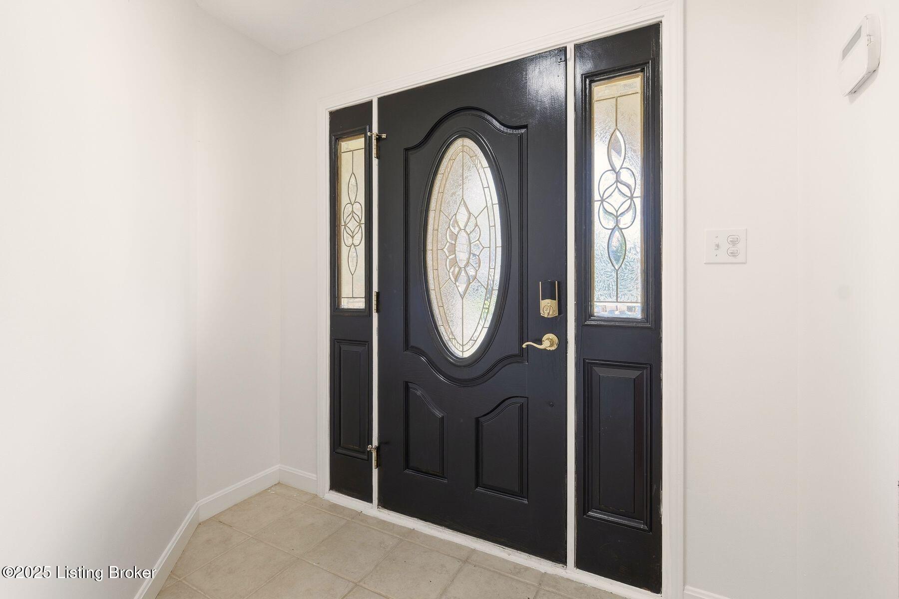 4402 Stone Wynde Dr, Louisville