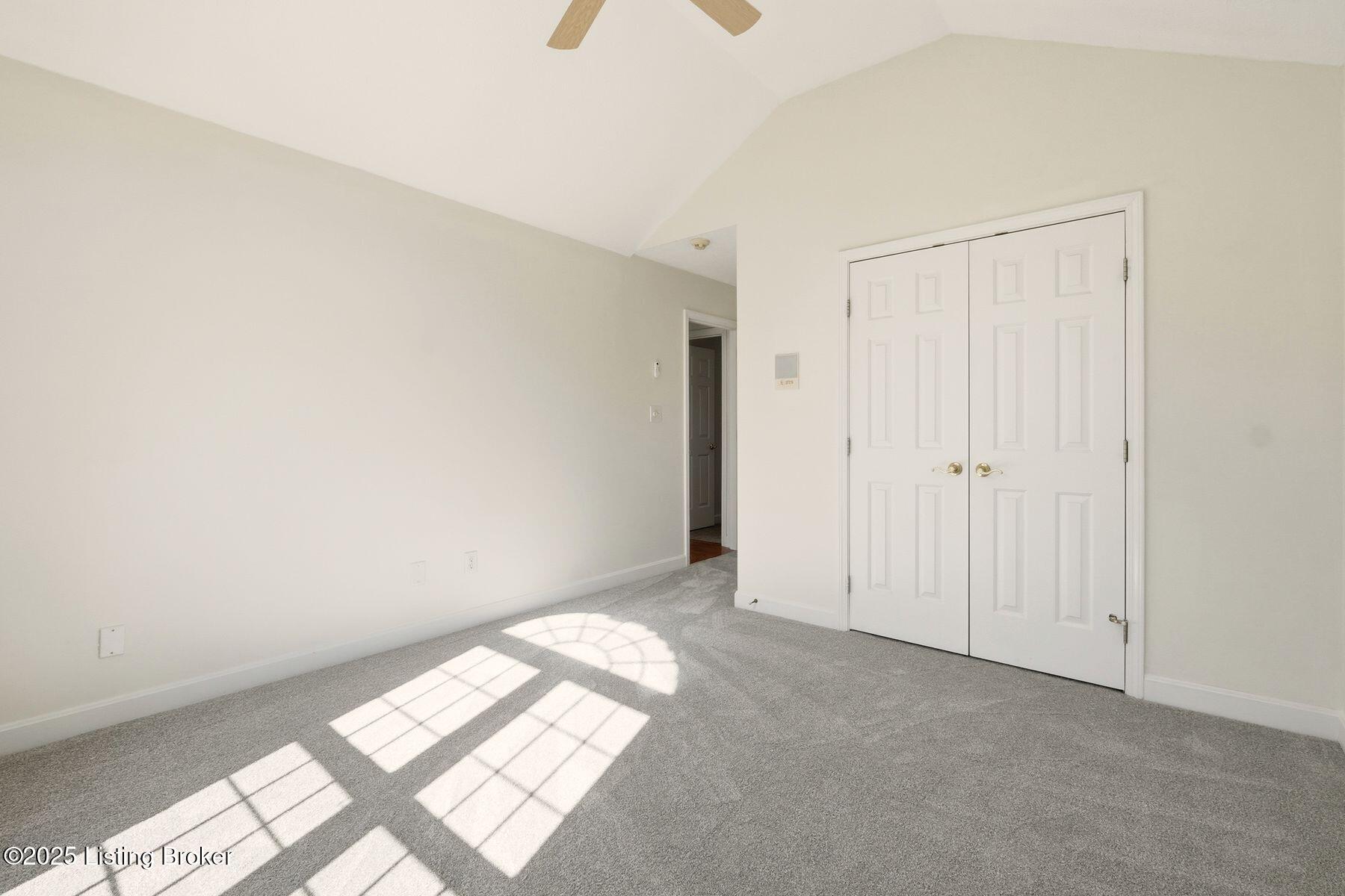 4402 Stone Wynde Dr, Louisville