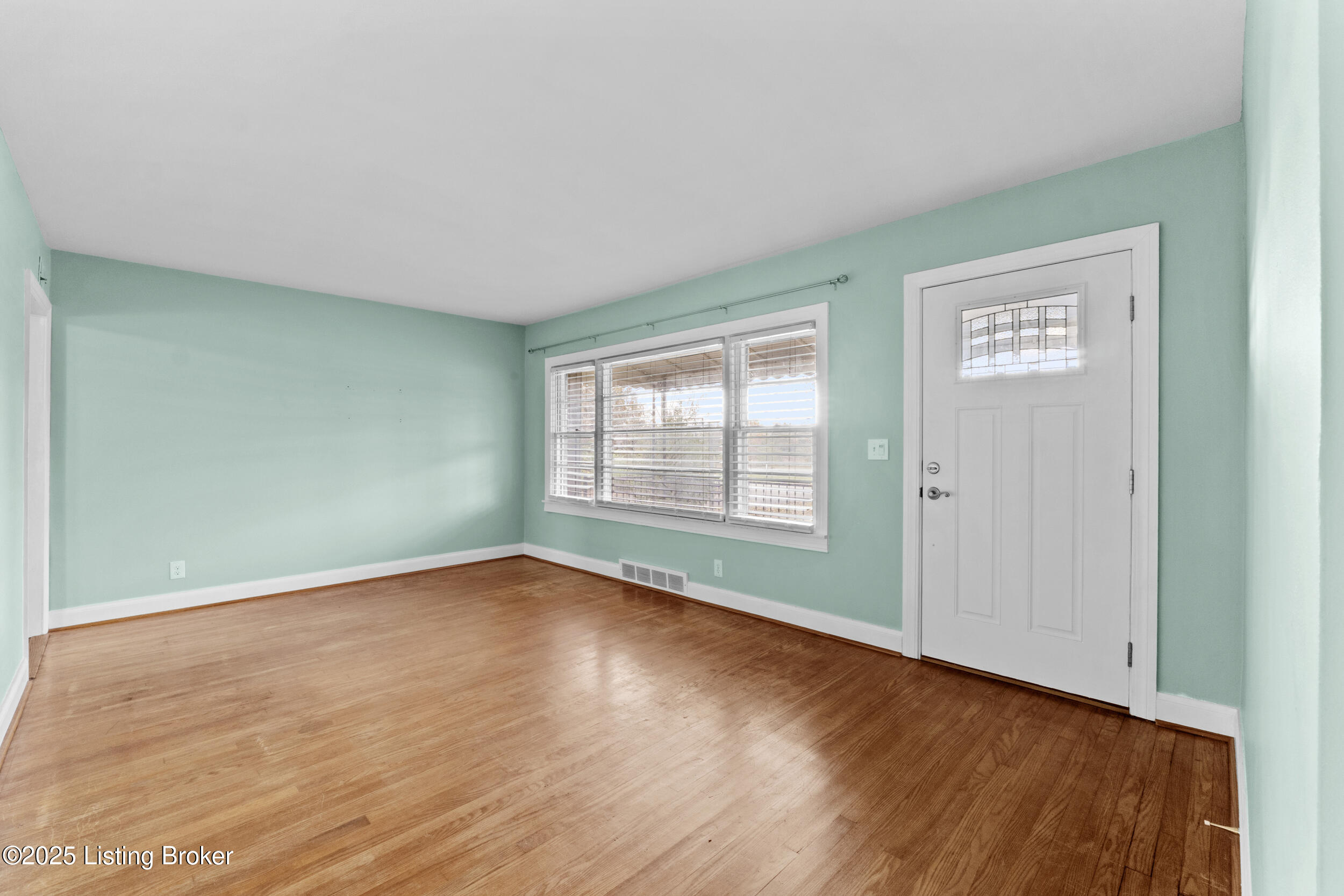 619 Watterson Way