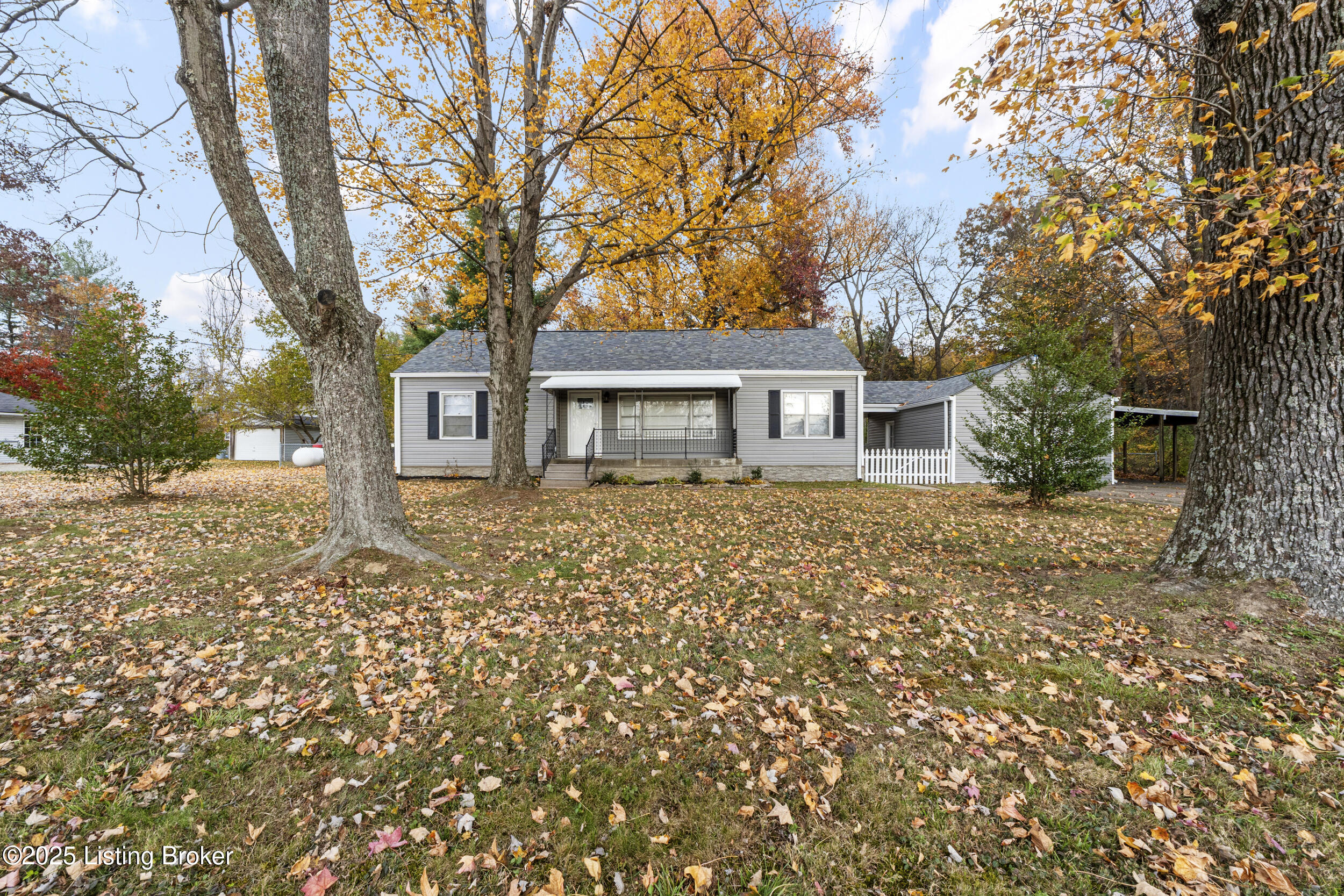 619 Watterson Way