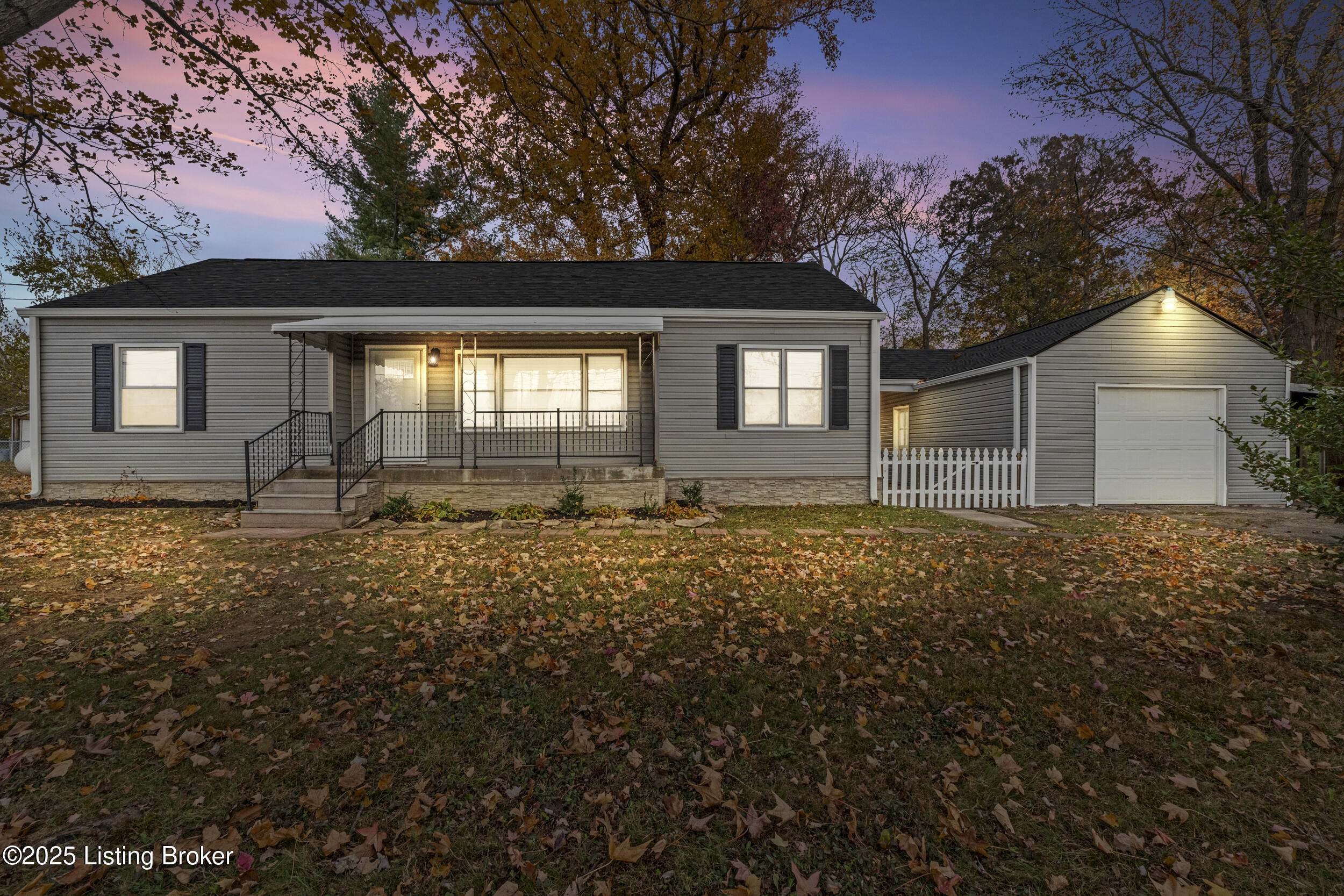 619 Watterson Way