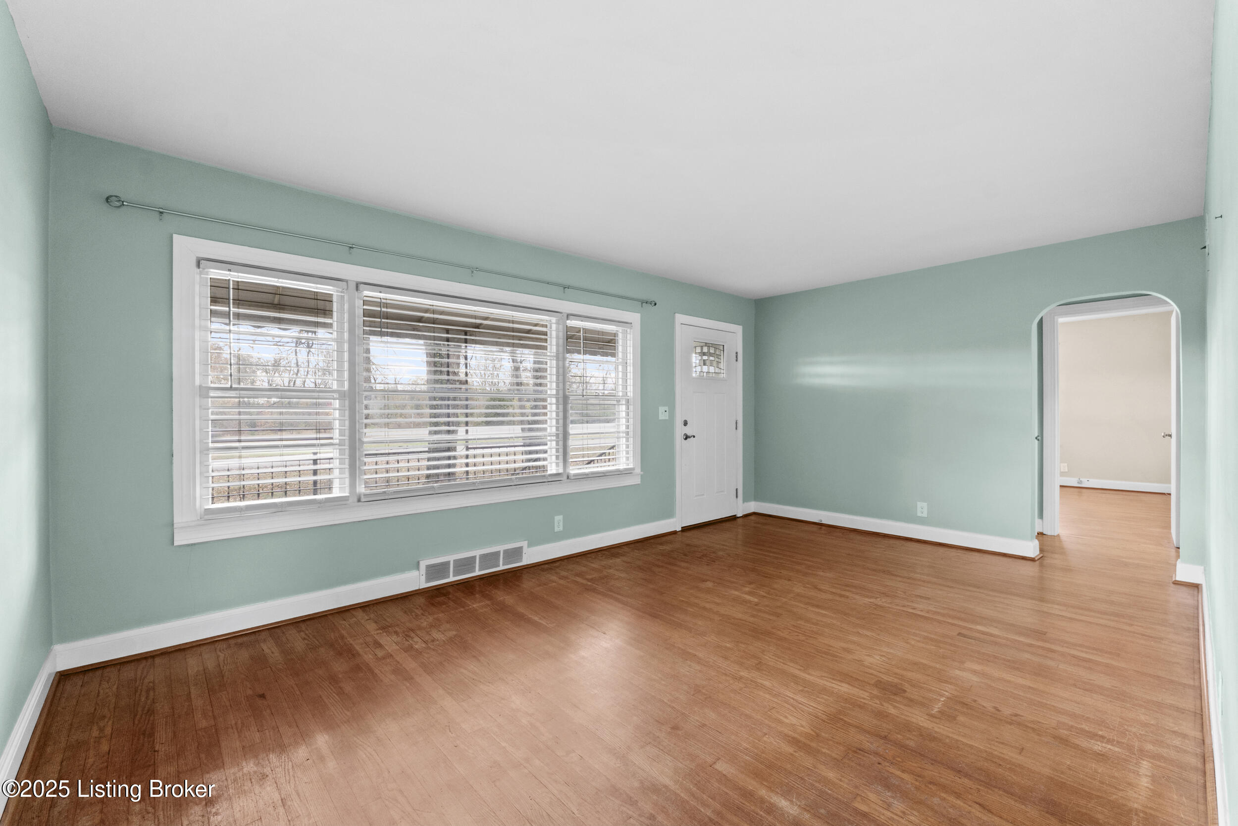 619 Watterson Way