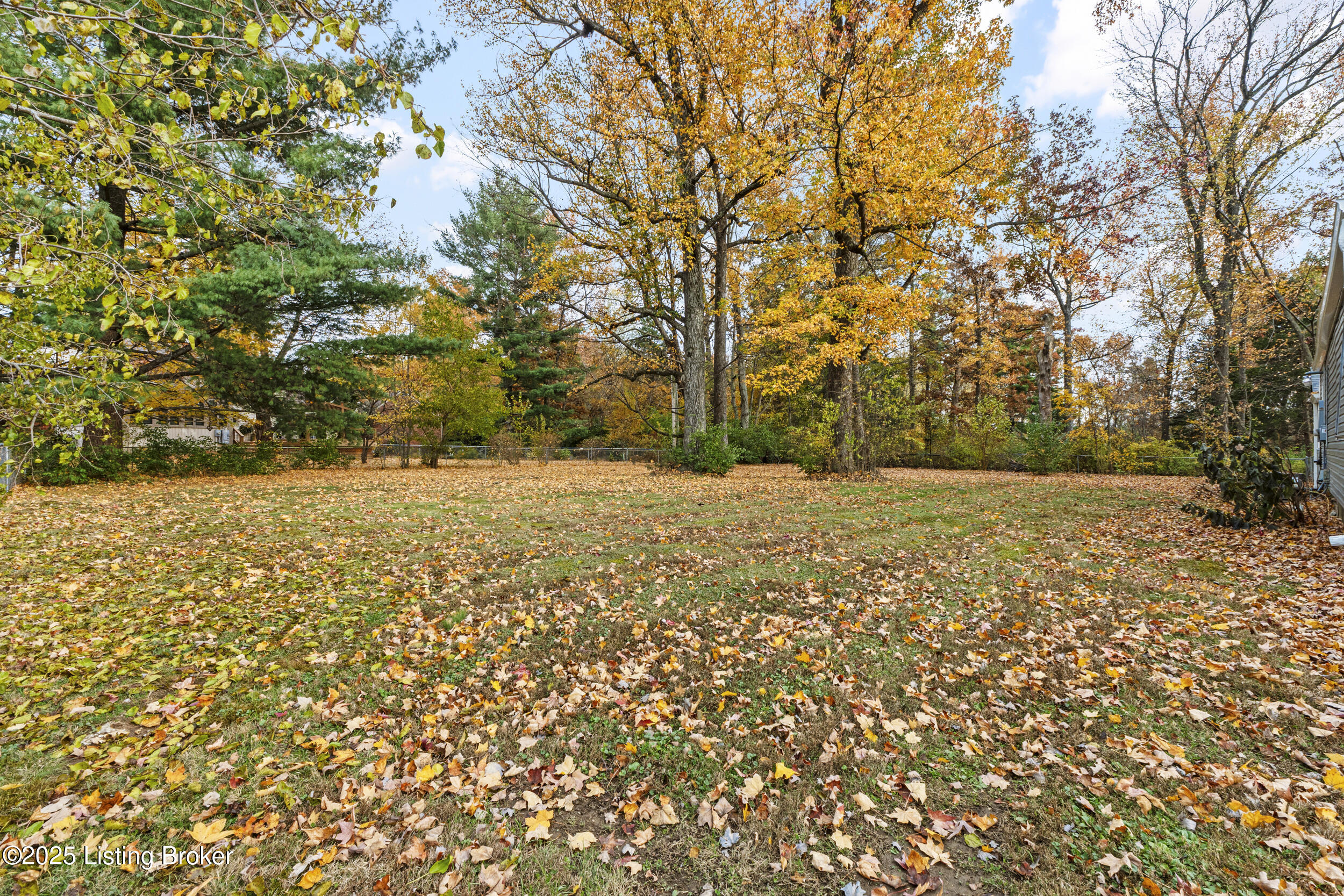 619 Watterson Way