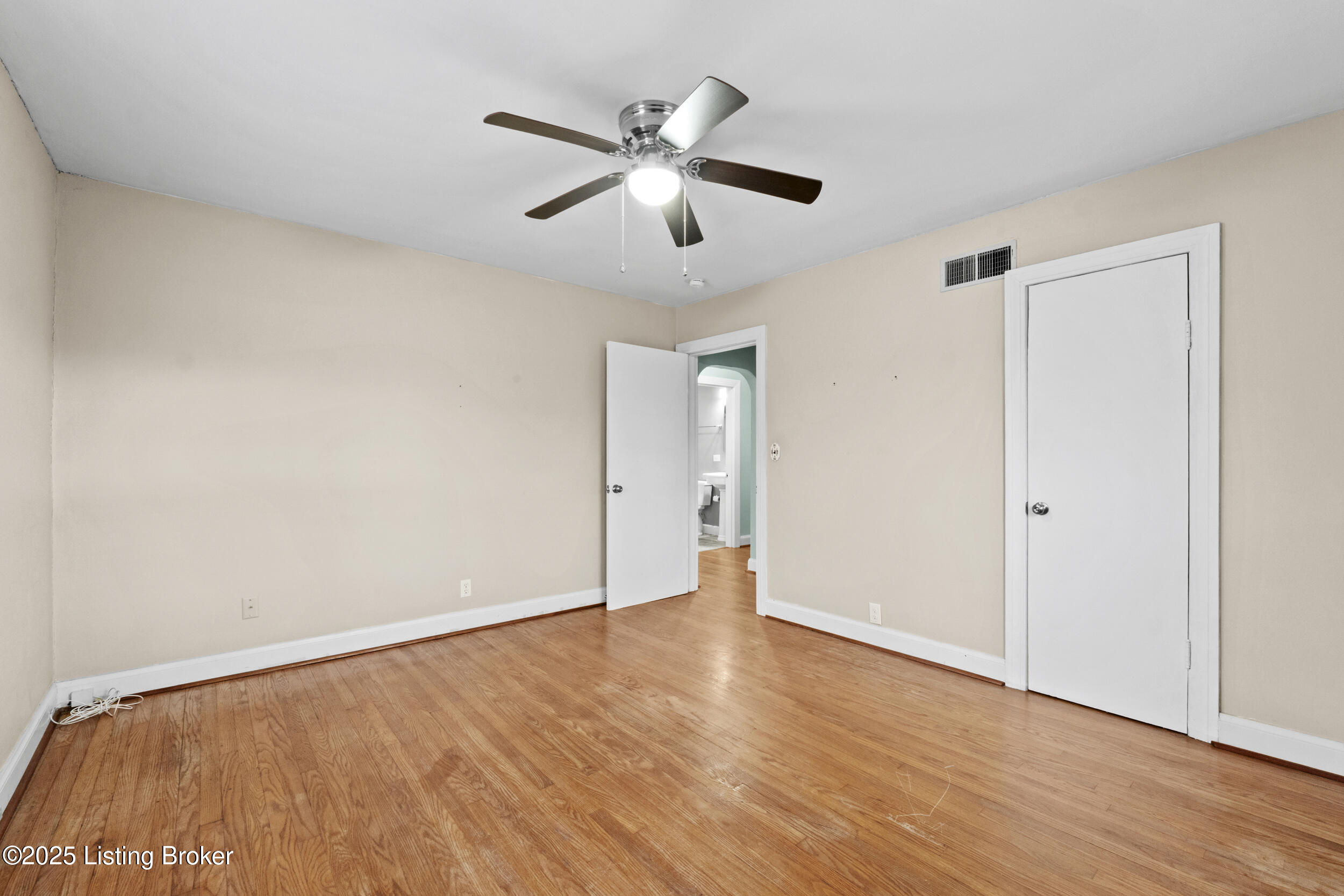 619 Watterson Way